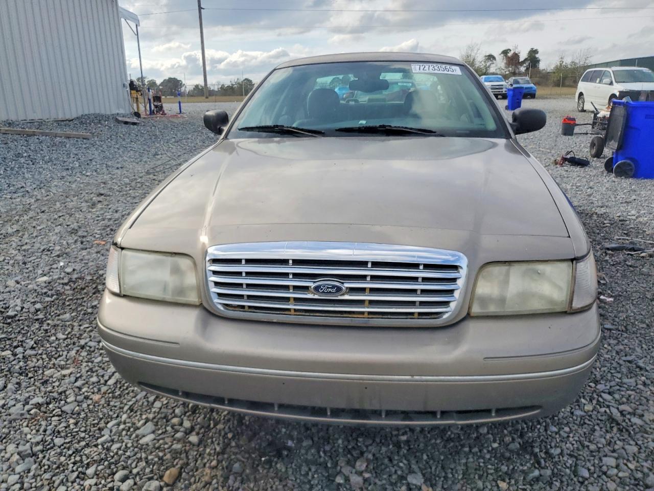 2003 Ford Crown Victoria Lx Gold vin: 2FAFP74W13X208770