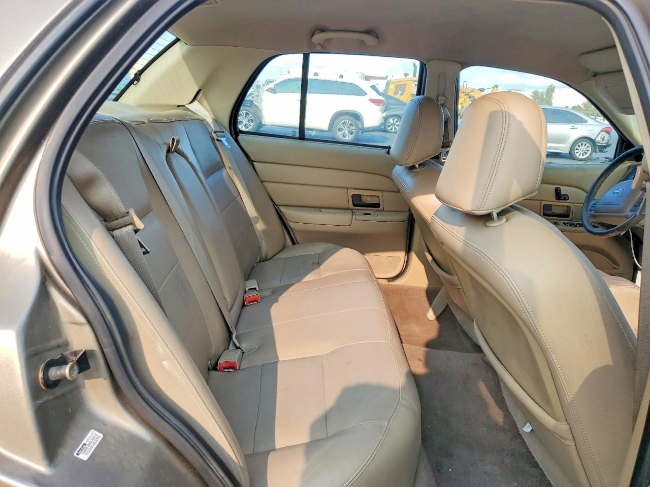 2004 Ford Crown Victoria Lx Gold vin: 2FAFP74W14X148281