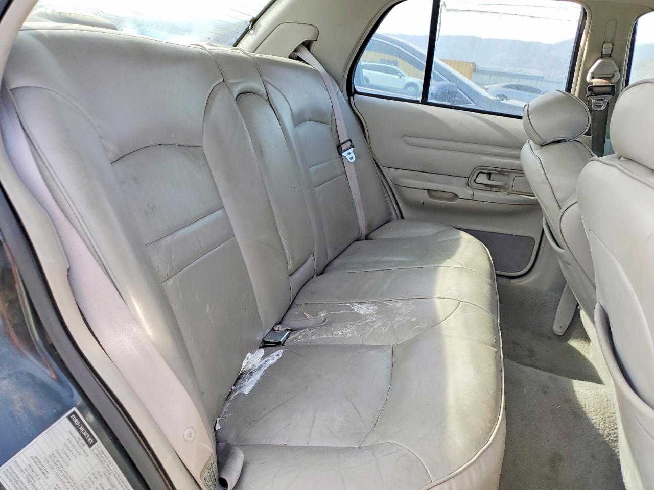 1998 Ford Crown Victoria Lx Green vin: 2FAFP74W1WX172857