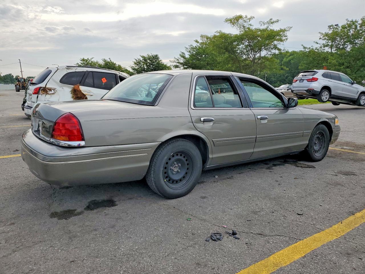 2000 Ford Crown Victoria Lx Gray vin: 2FAFP74W1YX139635