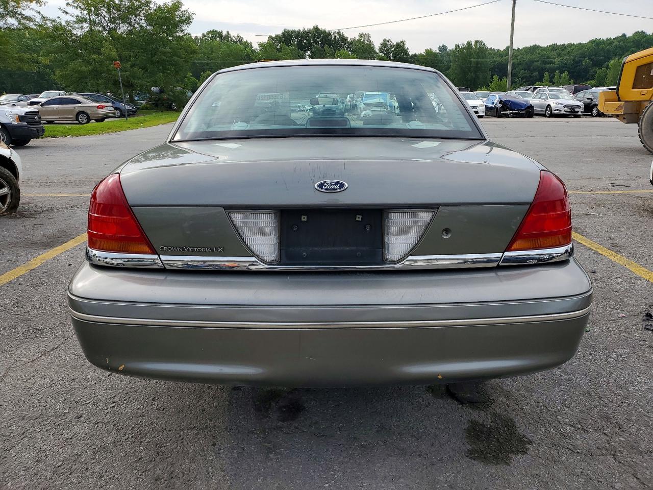 2000 Ford Crown Victoria Lx Gray vin: 2FAFP74W1YX139635