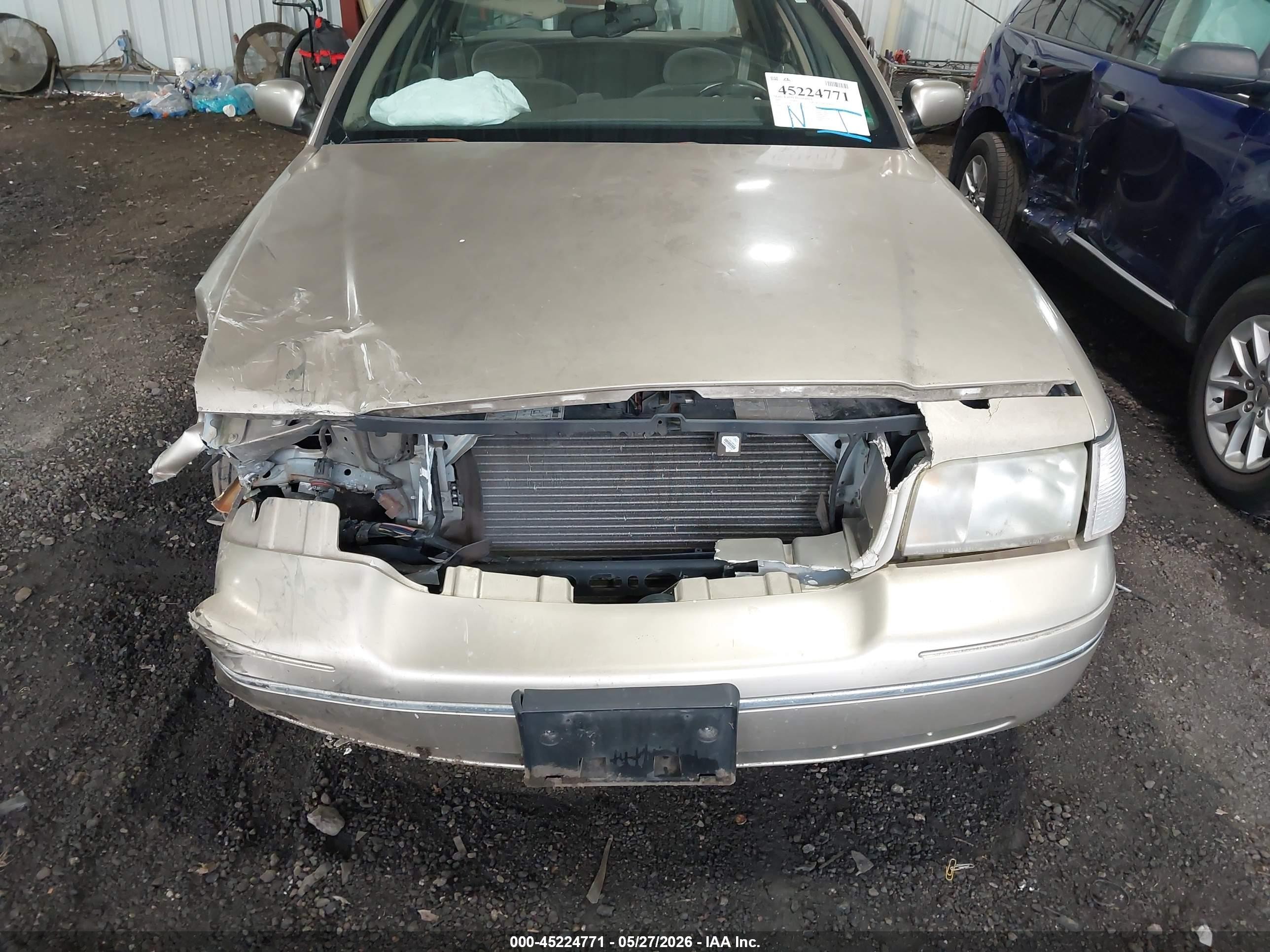 2000 Ford Crown Victoria Lx Beige vin: 2FAFP74W1YX144530