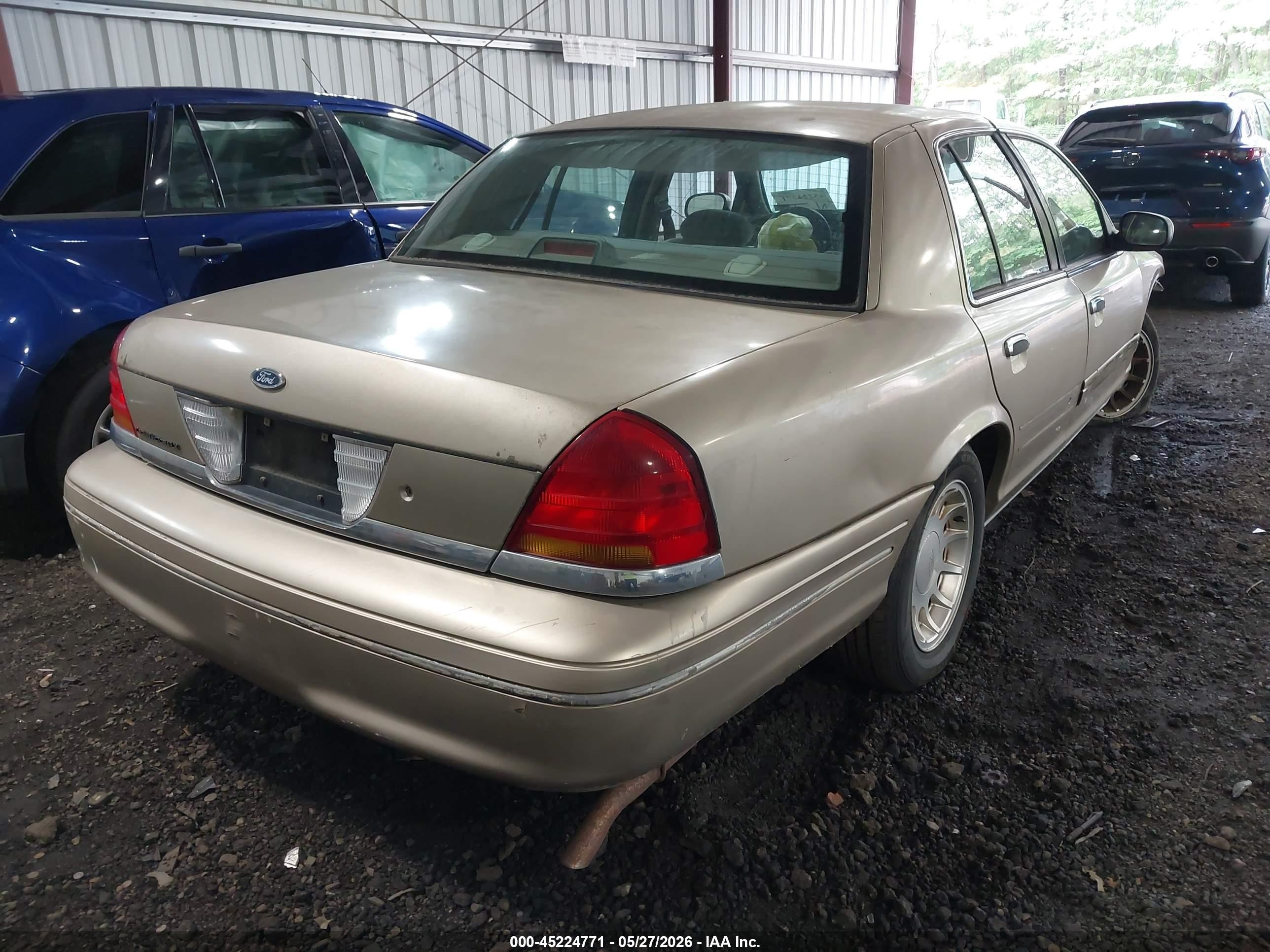 2000 Ford Crown Victoria Lx Beige vin: 2FAFP74W1YX144530