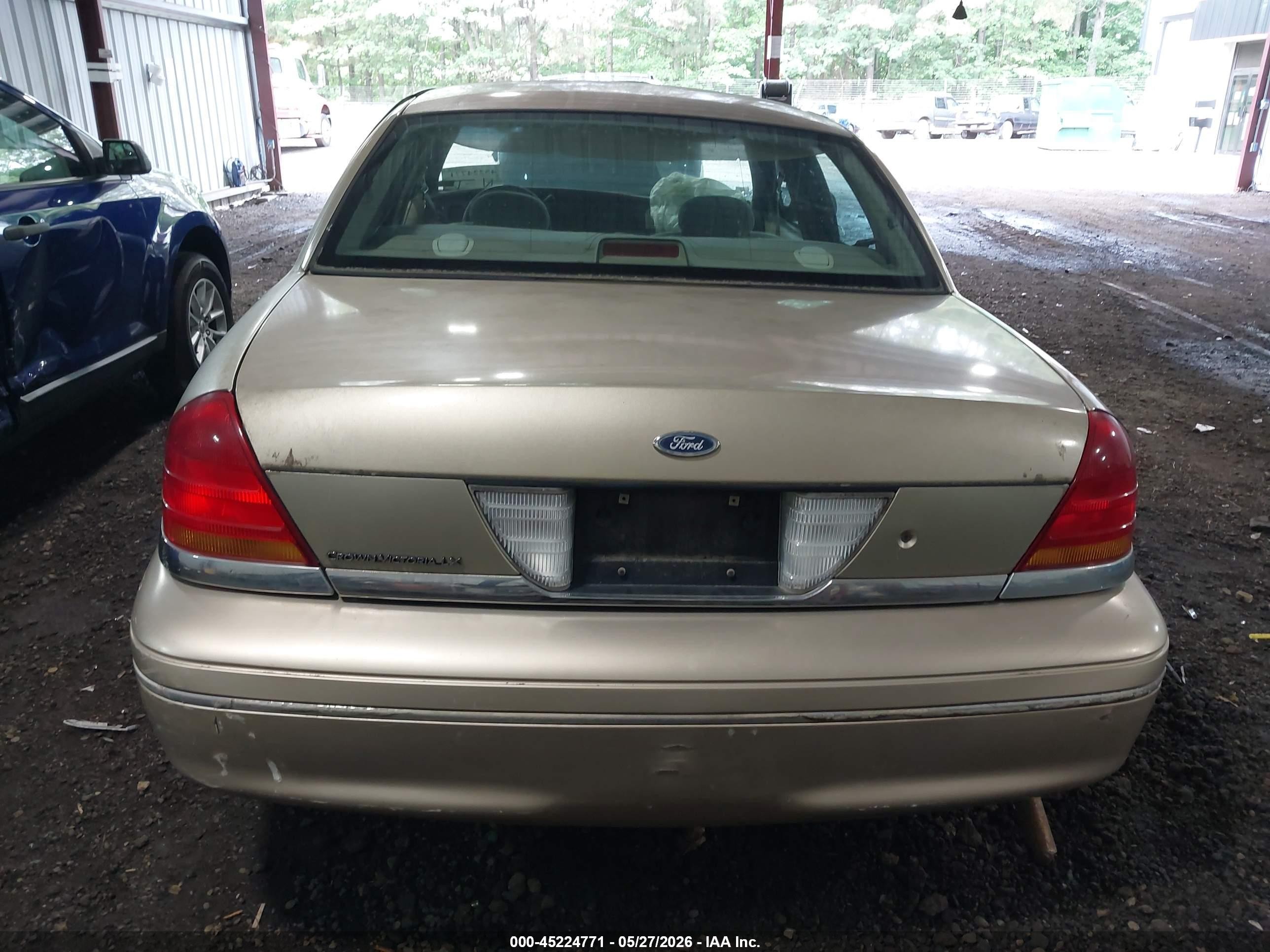 2000 Ford Crown Victoria Lx Beige vin: 2FAFP74W1YX144530