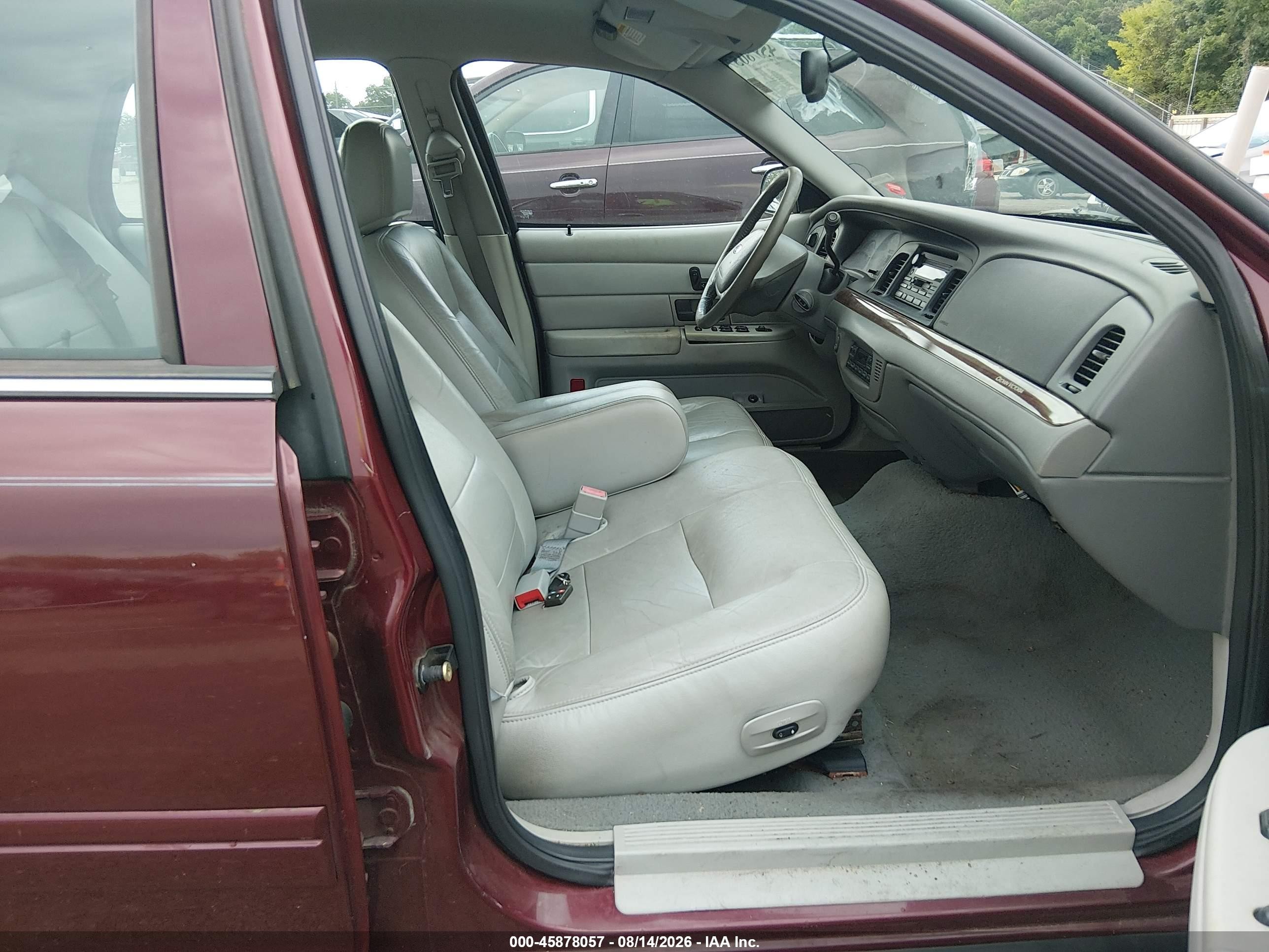 2004 Ford Crown Victoria Lx Темно-бордовый vin: 2FAFP74W24X130193