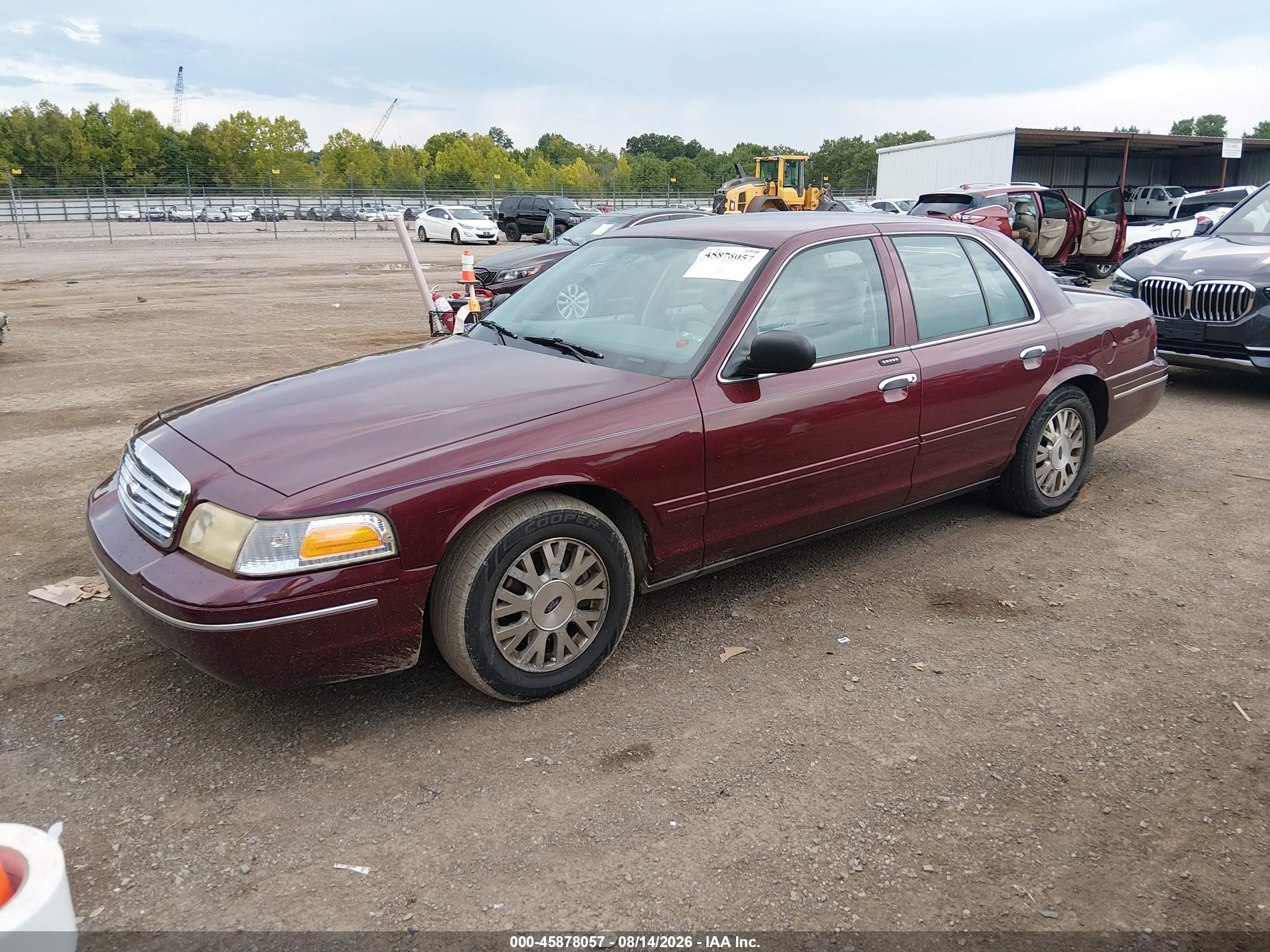 2004 Ford Crown Victoria Lx Темно-бордовый vin: 2FAFP74W24X130193