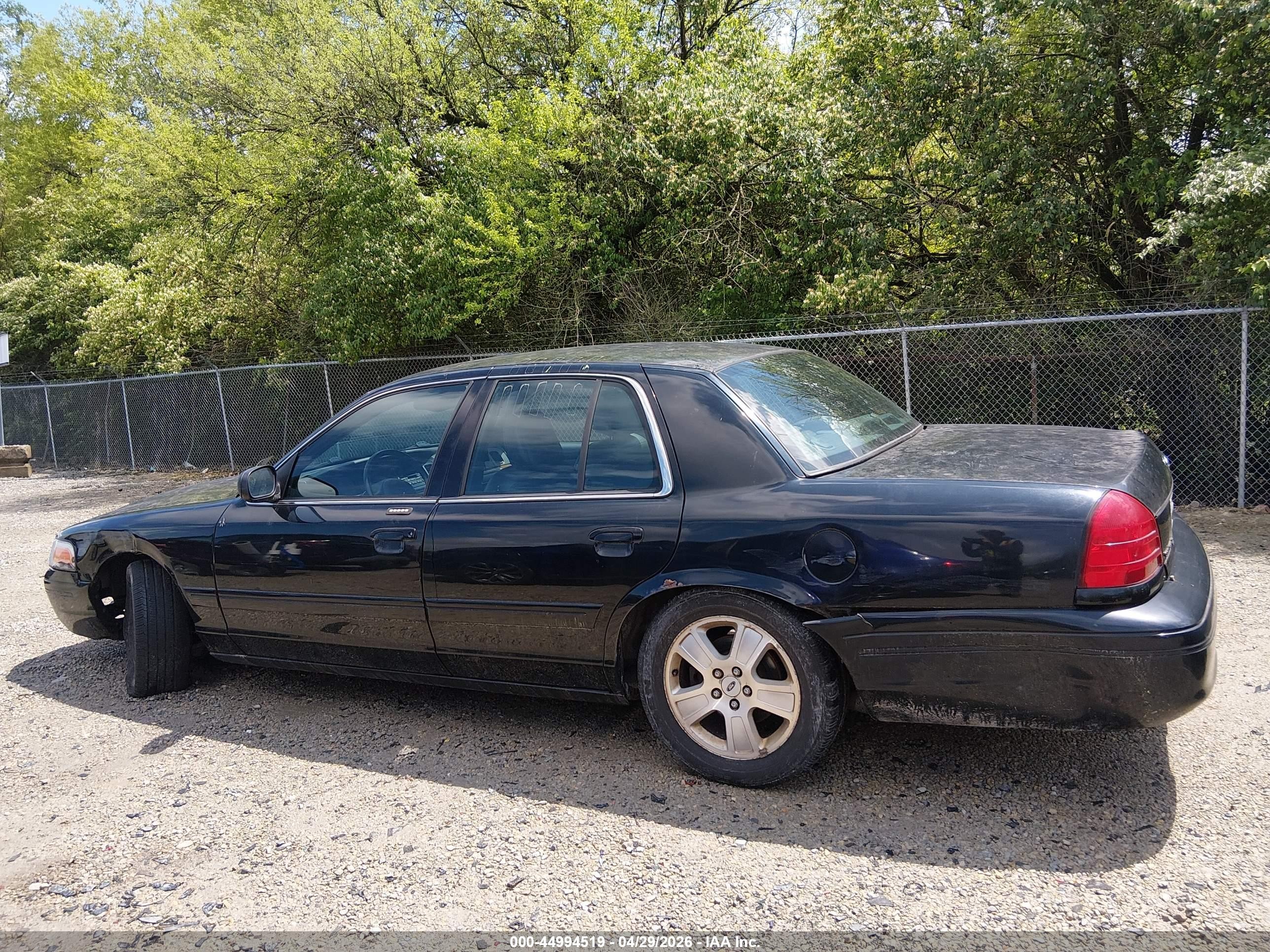 2004 Ford Crown Victoria Lx Black vin: 2FAFP74W24X152579