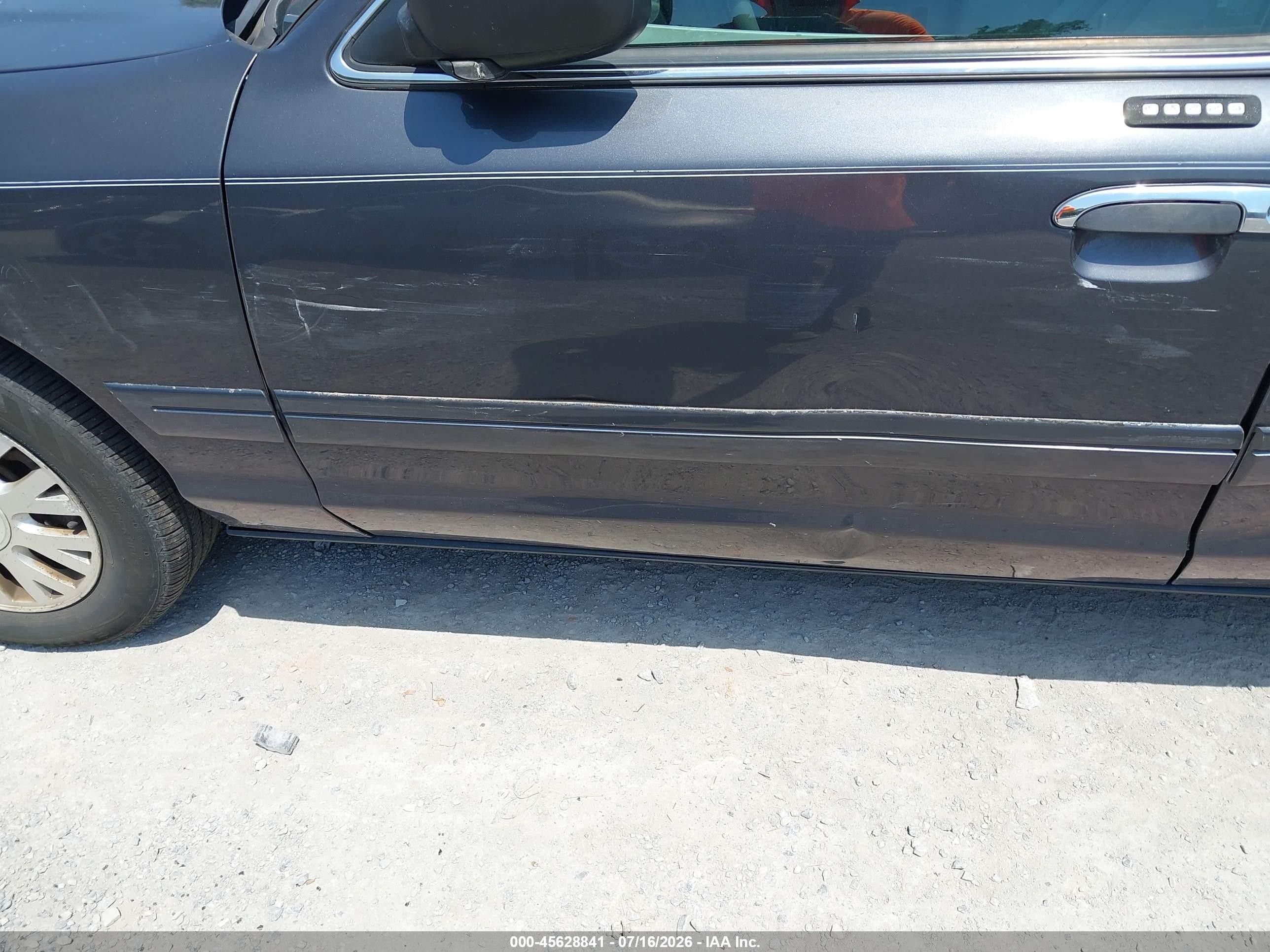 2005 Ford Crown Victoria Lx/lx Sport Серый vin: 2FAFP74W25X103366