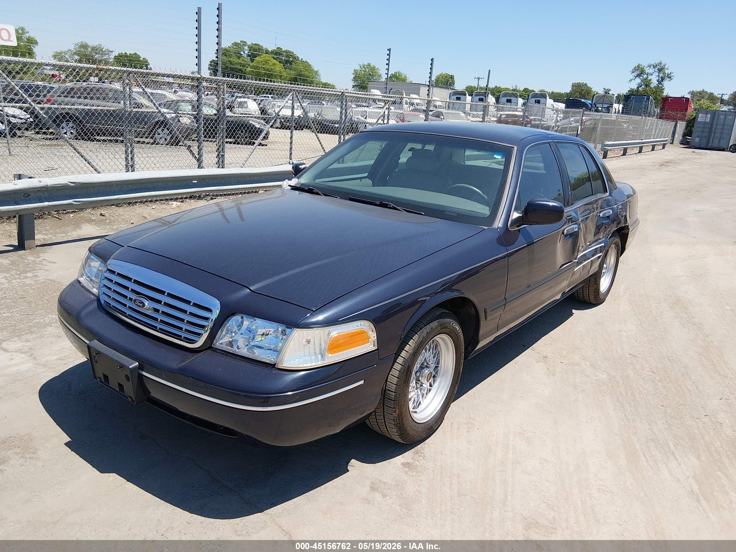 2001 Ford Crown Victoria Lx Blue vin: 2FAFP74W31X122535