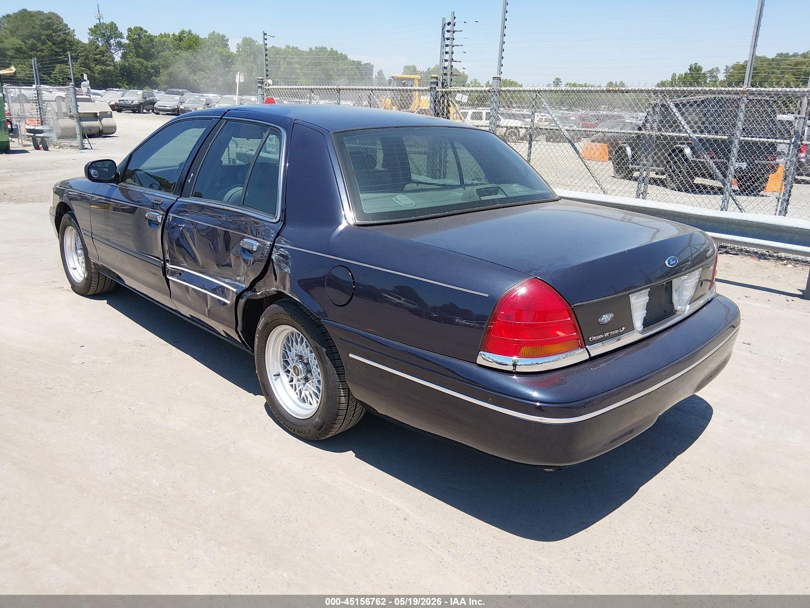 2001 Ford Crown Victoria Lx Blue vin: 2FAFP74W31X122535