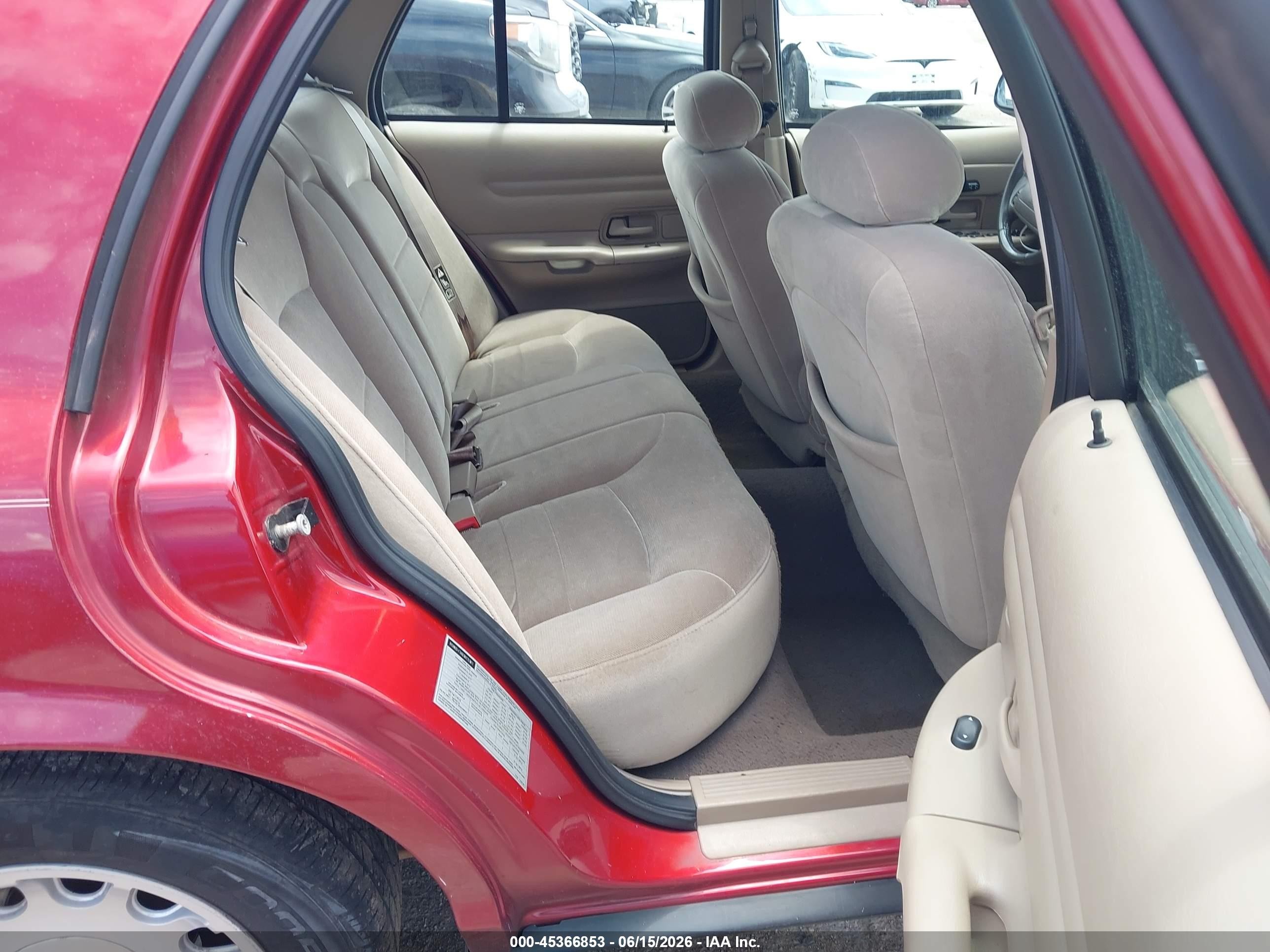 2001 Ford Crown Victoria Lx Red vin: 2FAFP74W31X135947