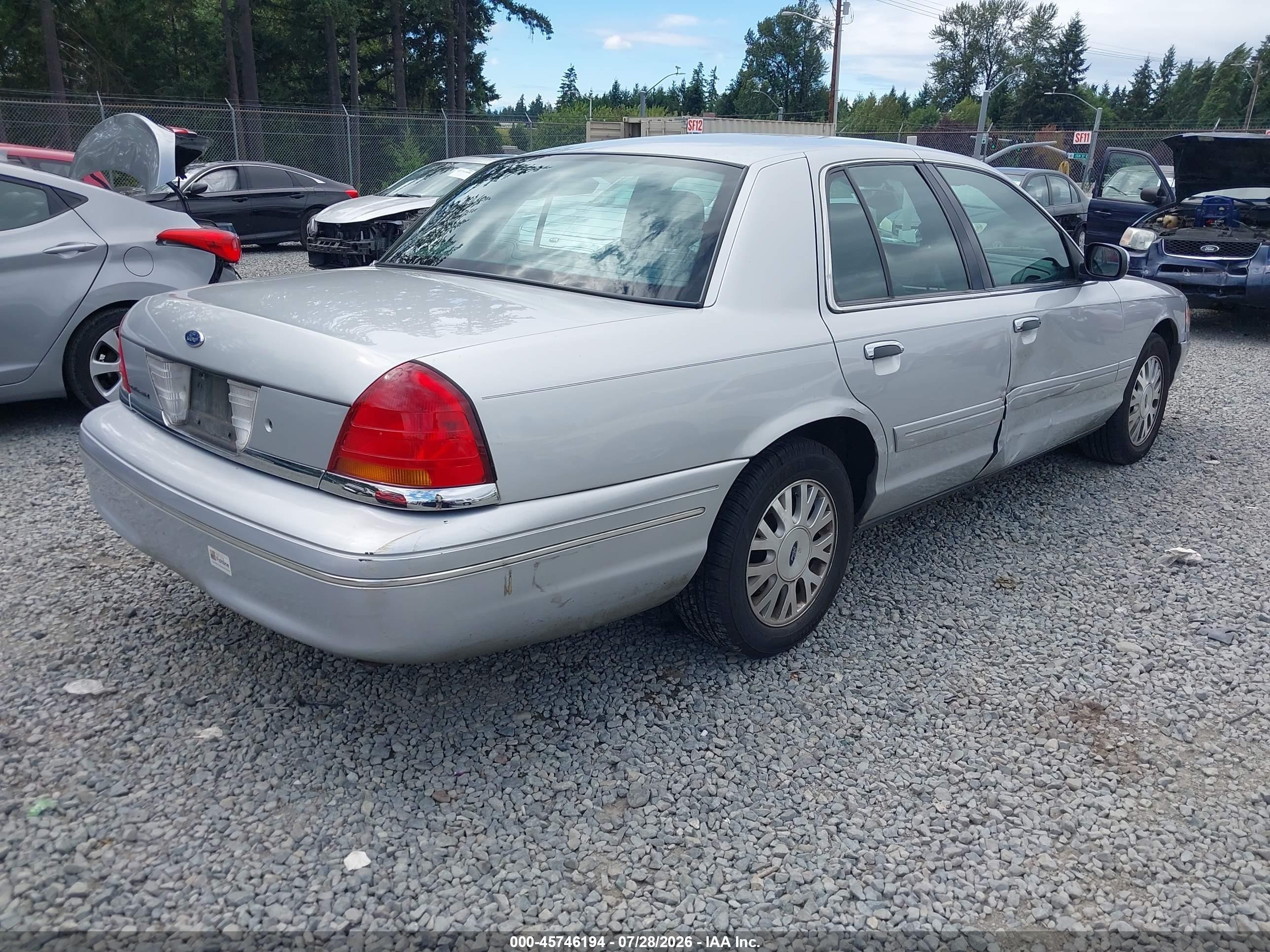2003 Ford Crown Victoria Lx Silver vin: 2FAFP74W33X127799