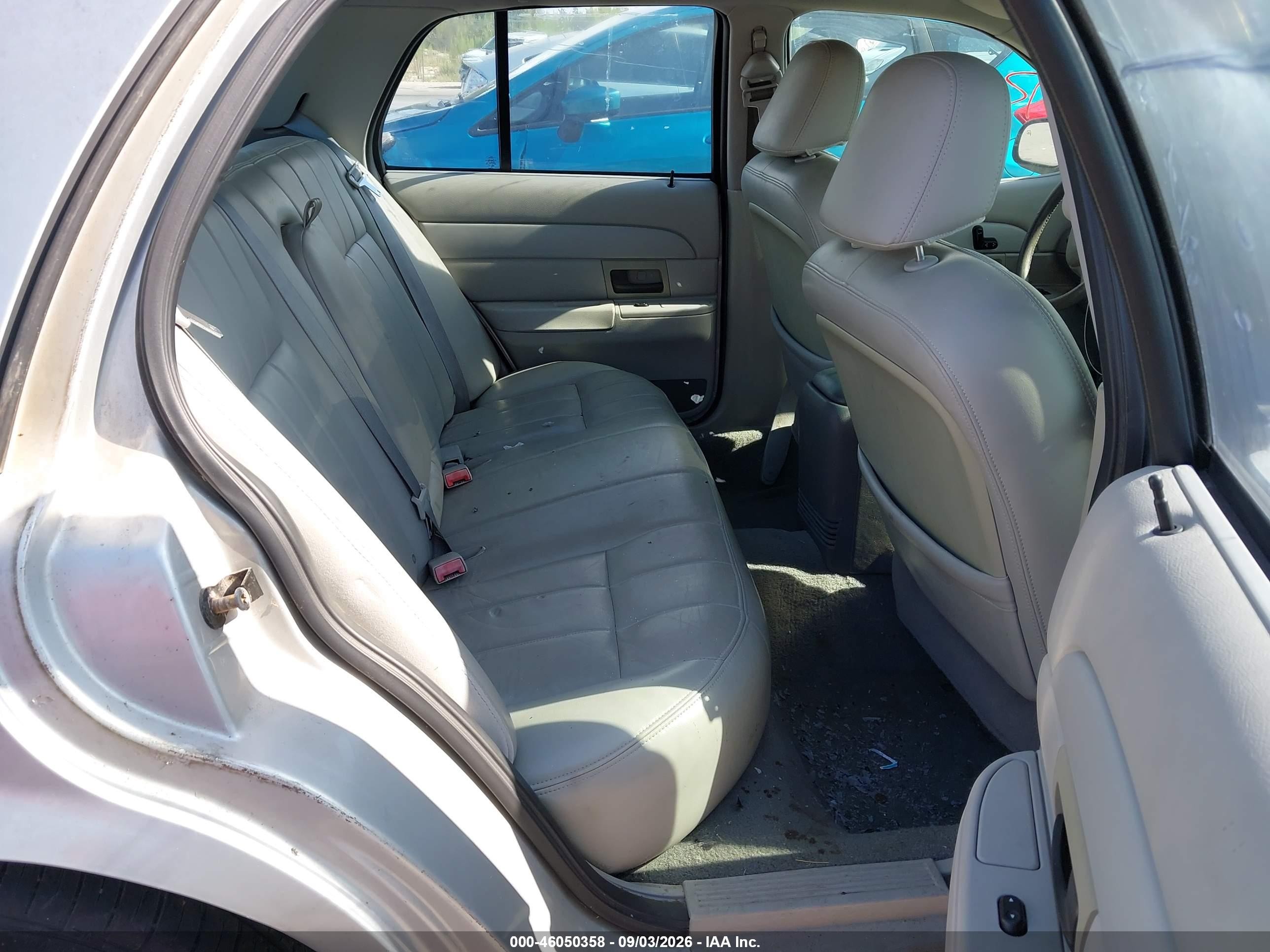 2003 Ford Crown Victoria Lx Silver vin: 2FAFP74W33X154968
