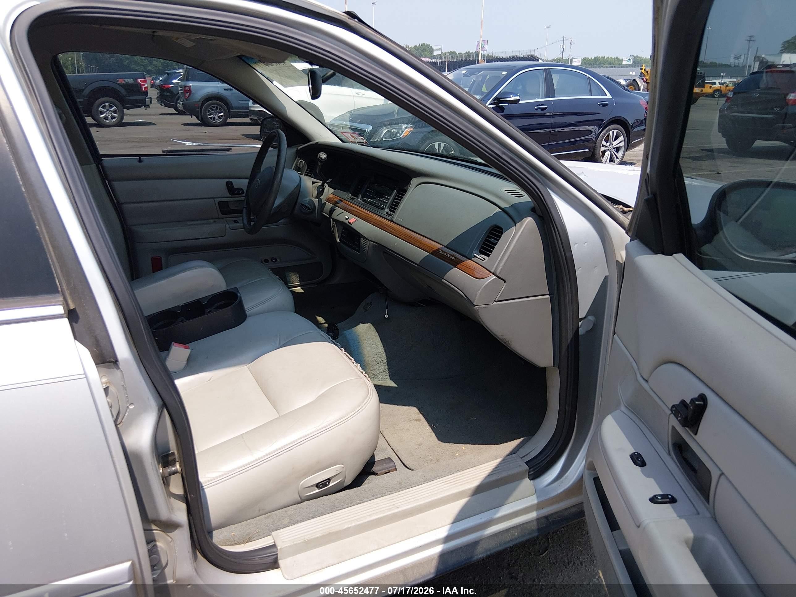 2003 Ford Crown Victoria Lx Gray vin: 2FAFP74W33X164769