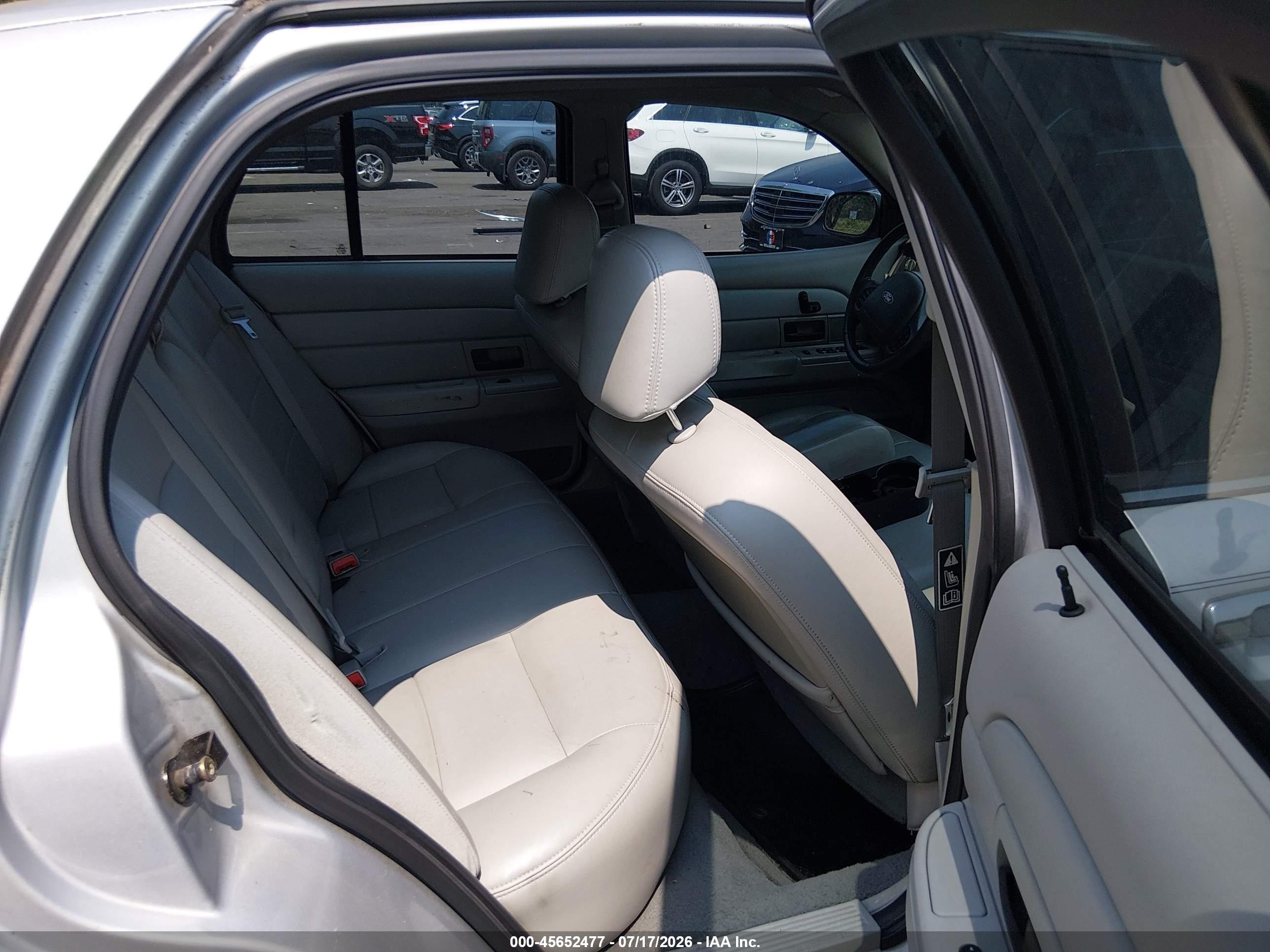 2003 Ford Crown Victoria Lx Gray vin: 2FAFP74W33X164769