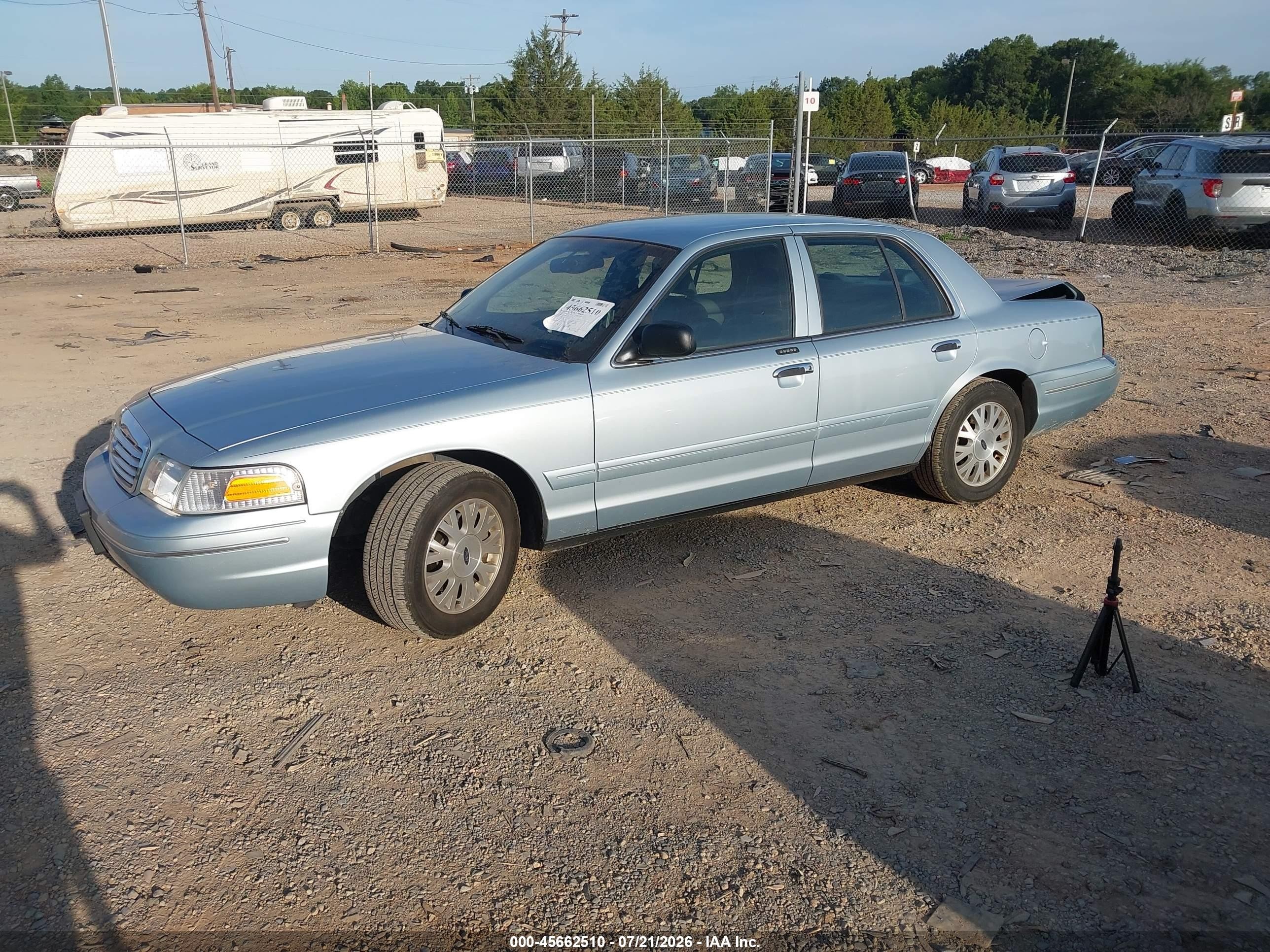 2004 Ford Crown Victoria Lx Light Blue vin: 2FAFP74W34X135614