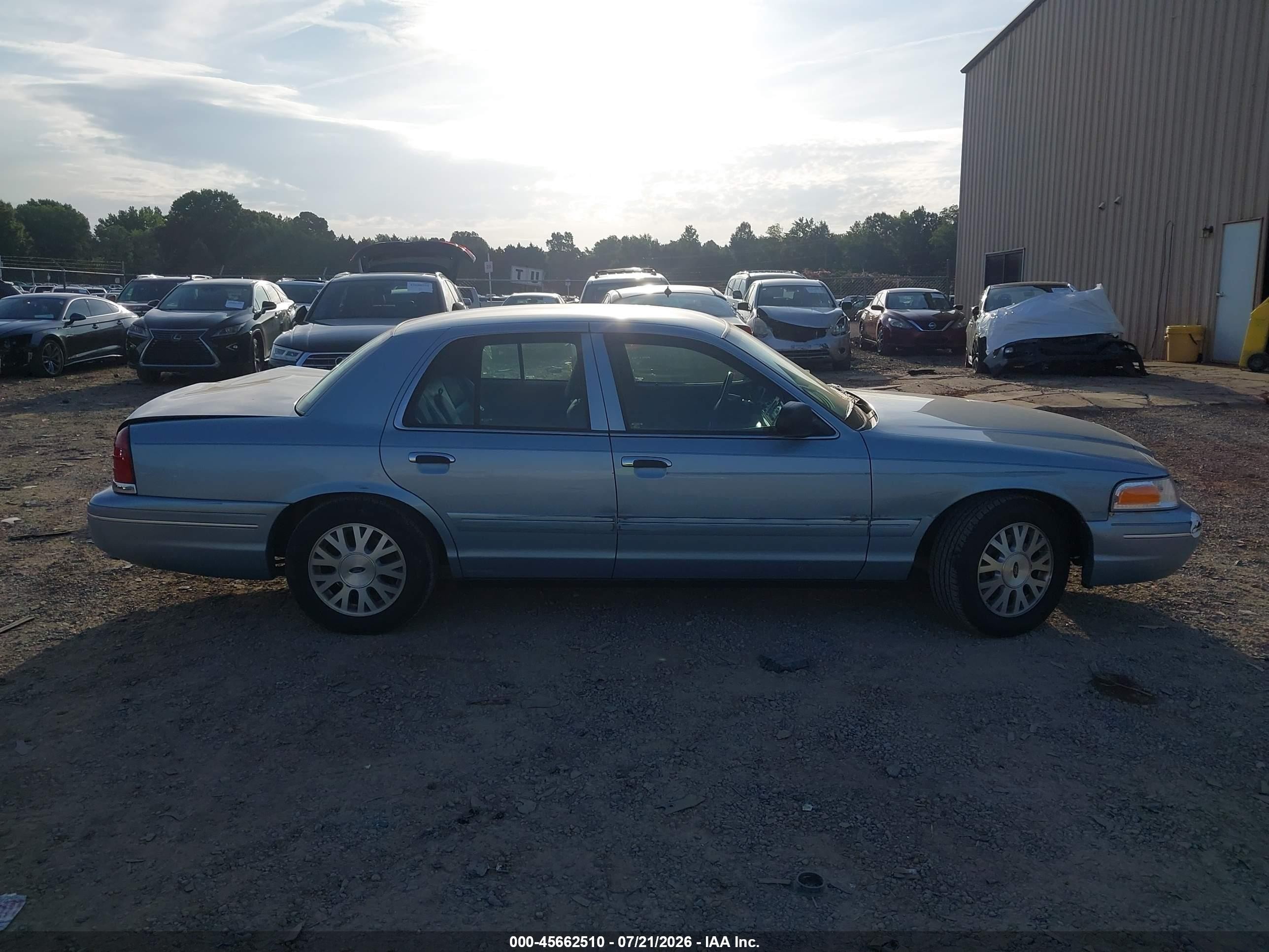 2004 Ford Crown Victoria Lx Light Blue vin: 2FAFP74W34X135614
