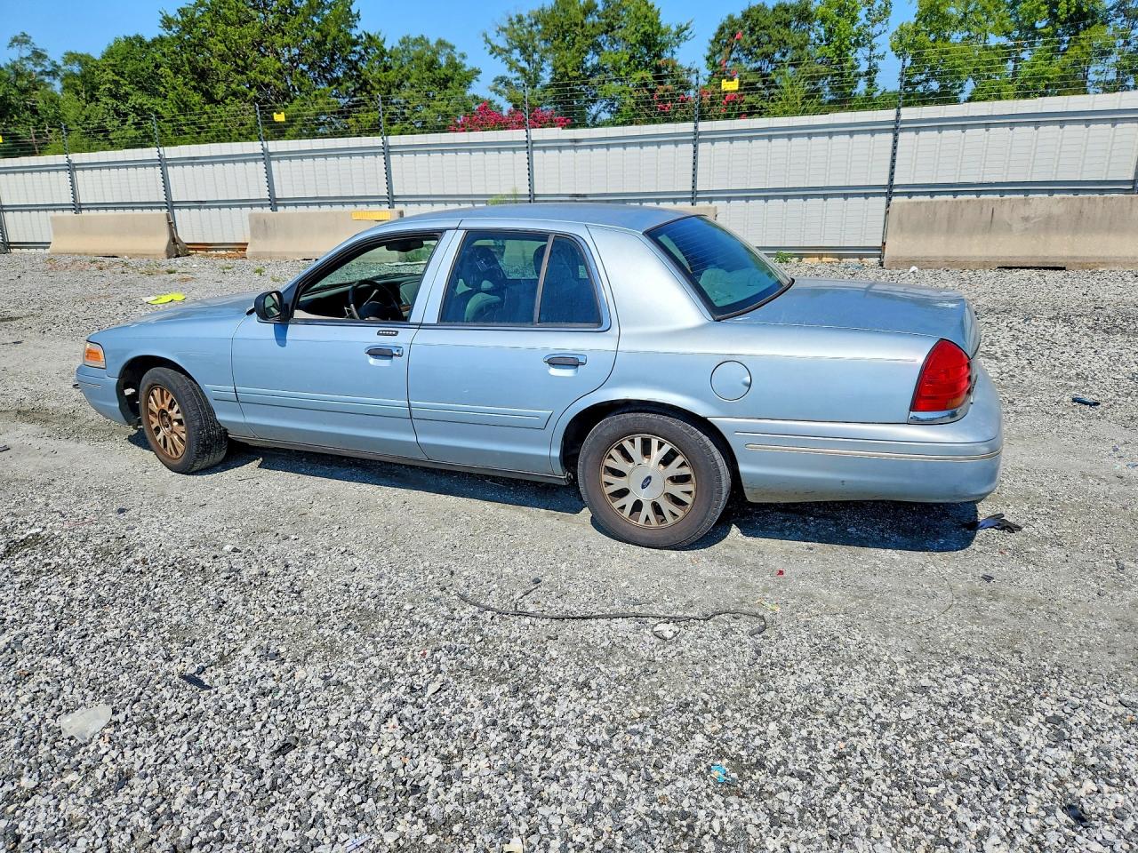 2004 Ford Crown Victoria Lx Blue vin: 2FAFP74W44X128980