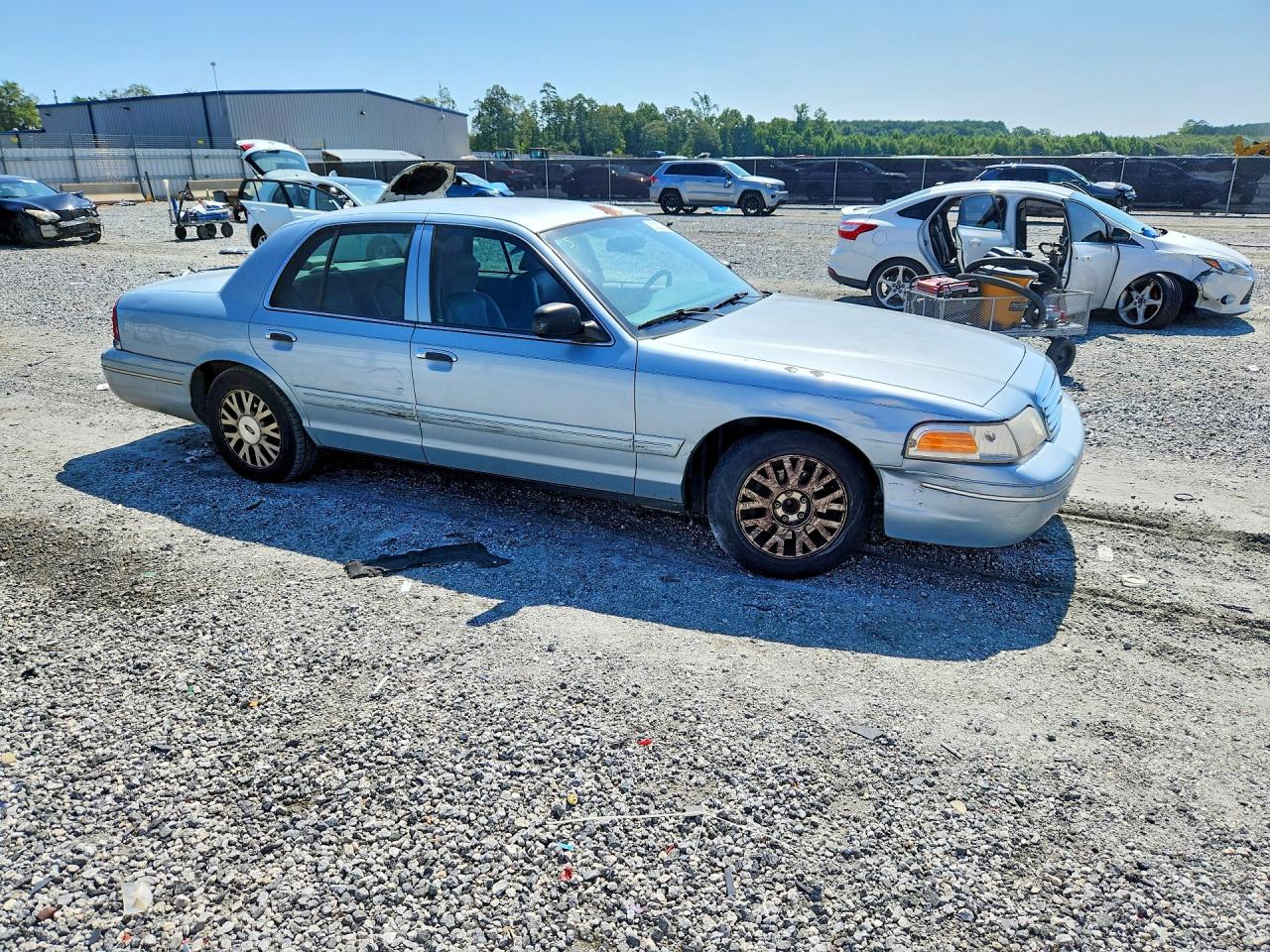2004 Ford Crown Victoria Lx Blue vin: 2FAFP74W44X128980