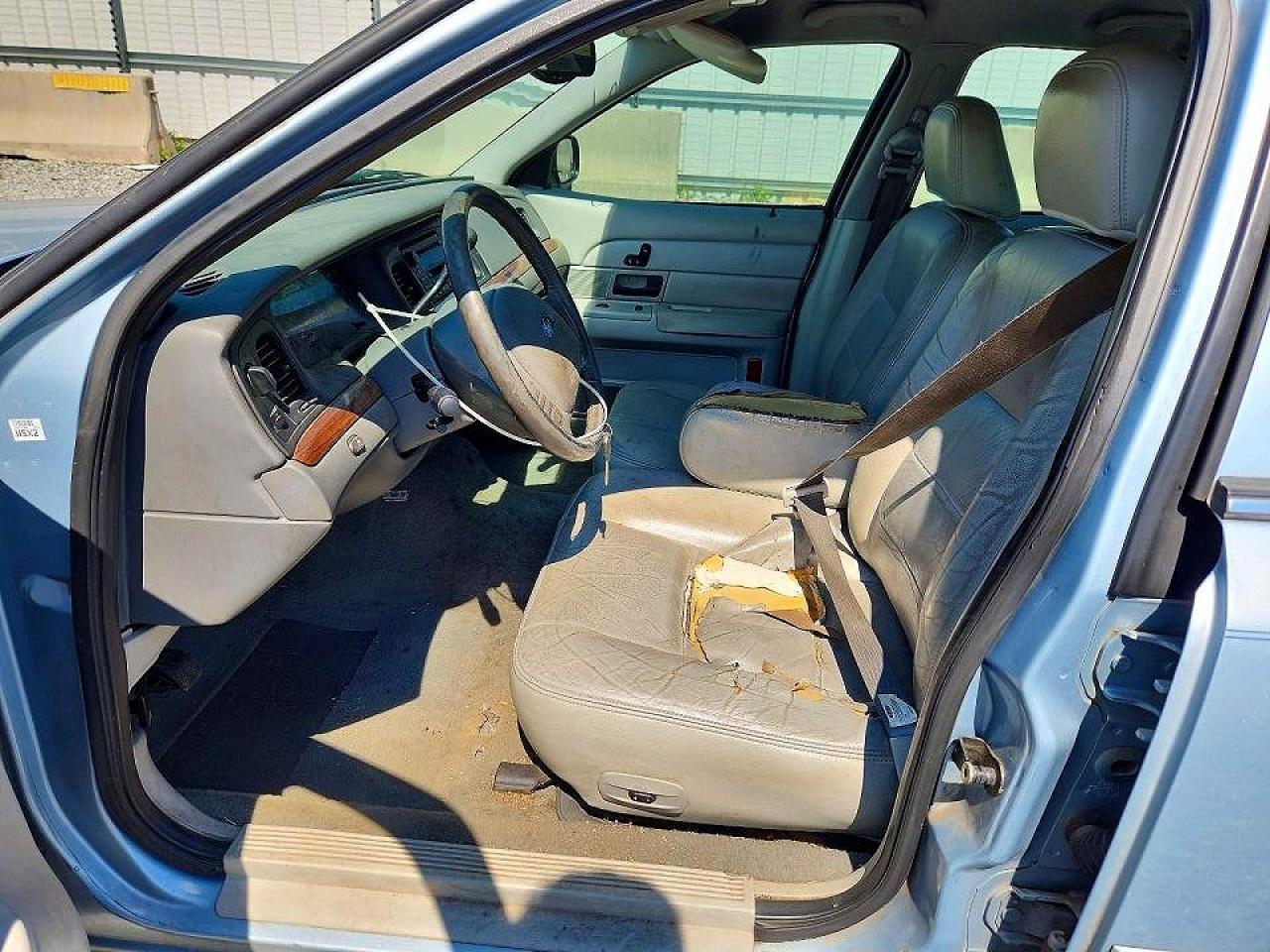 2004 Ford Crown Victoria Lx Blue vin: 2FAFP74W44X128980