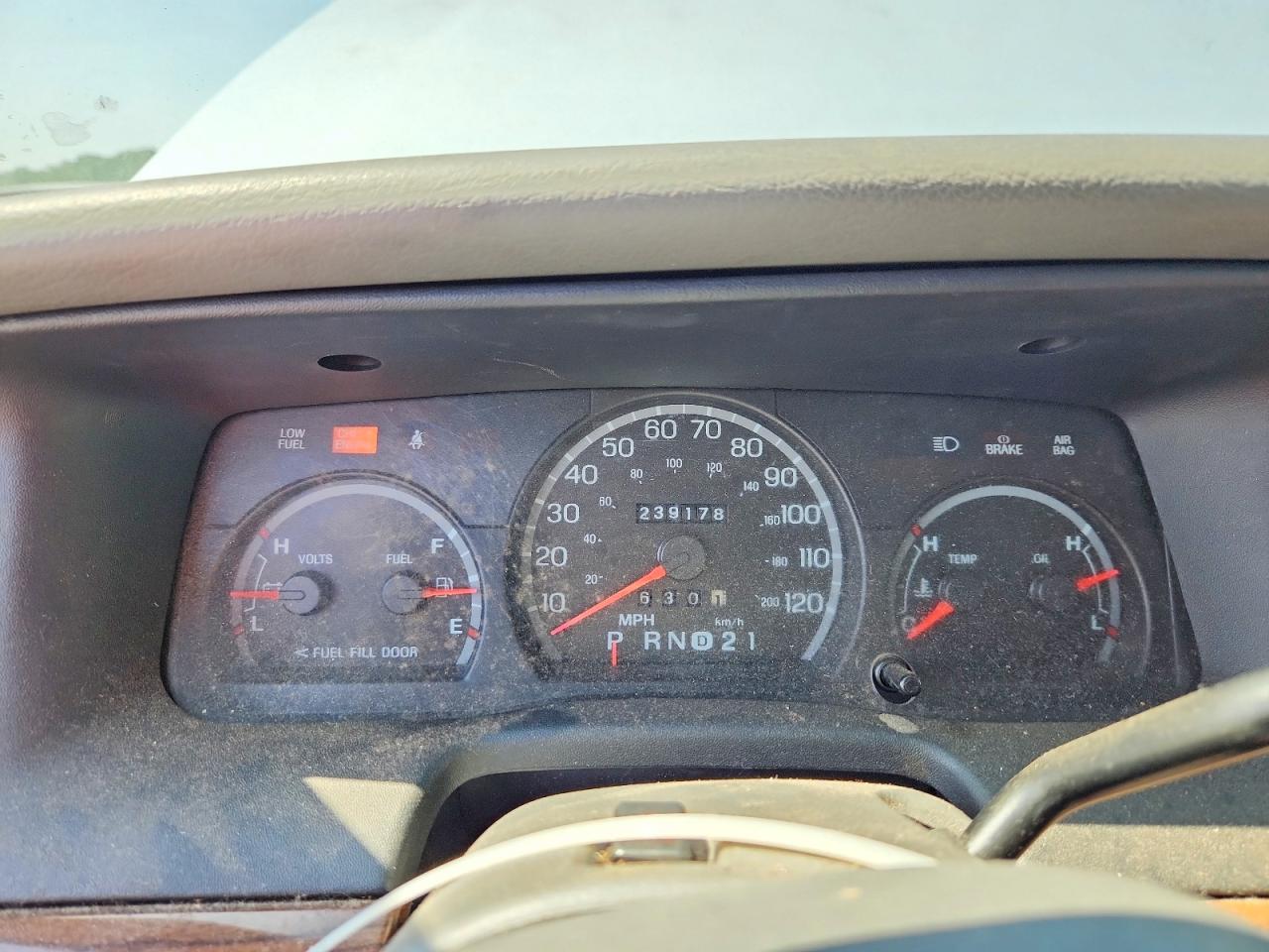 2004 Ford Crown Victoria Lx Blue vin: 2FAFP74W44X128980