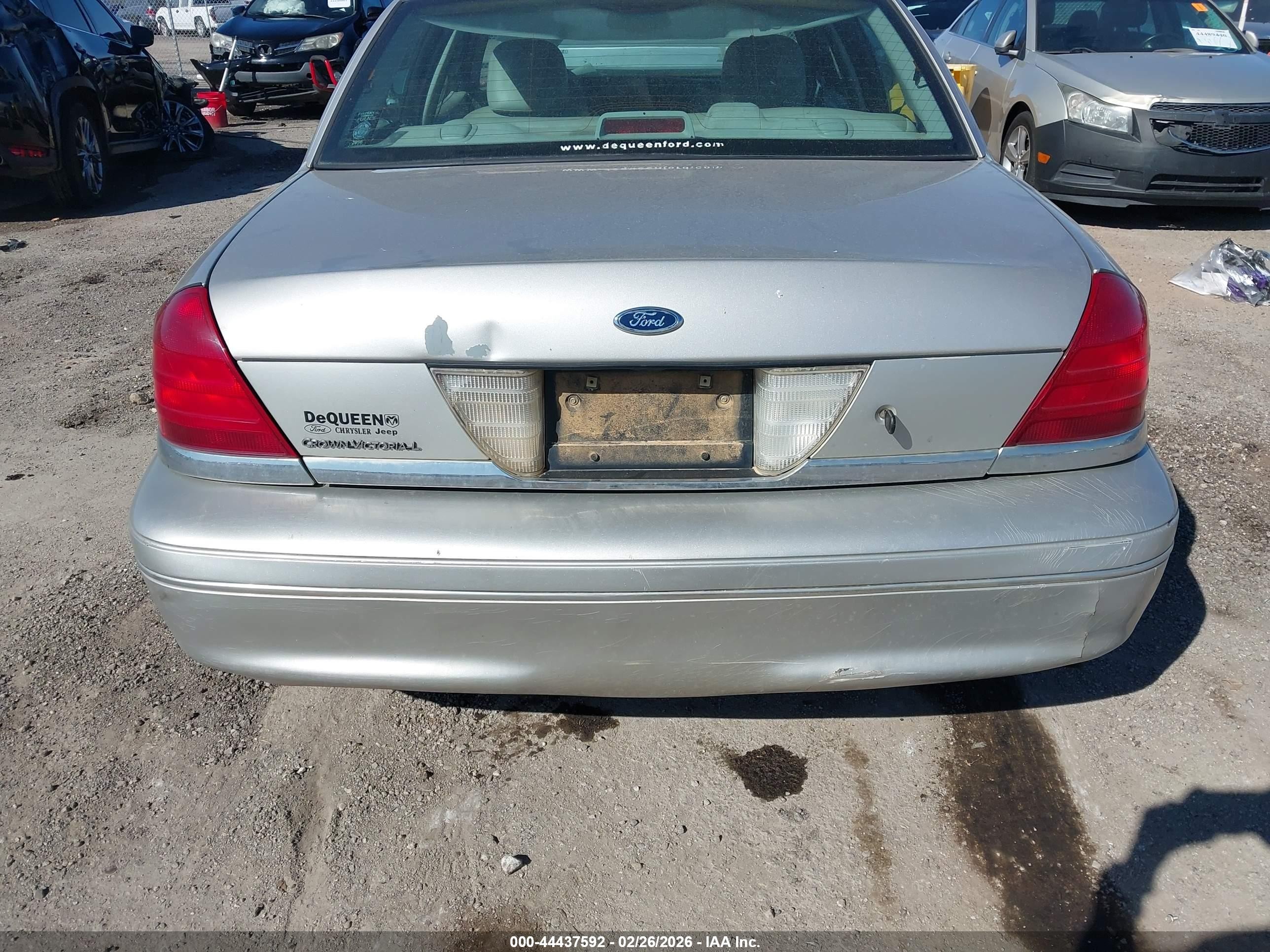 2004 Ford Crown Victoria Lx Silver vin: 2FAFP74W44X168668