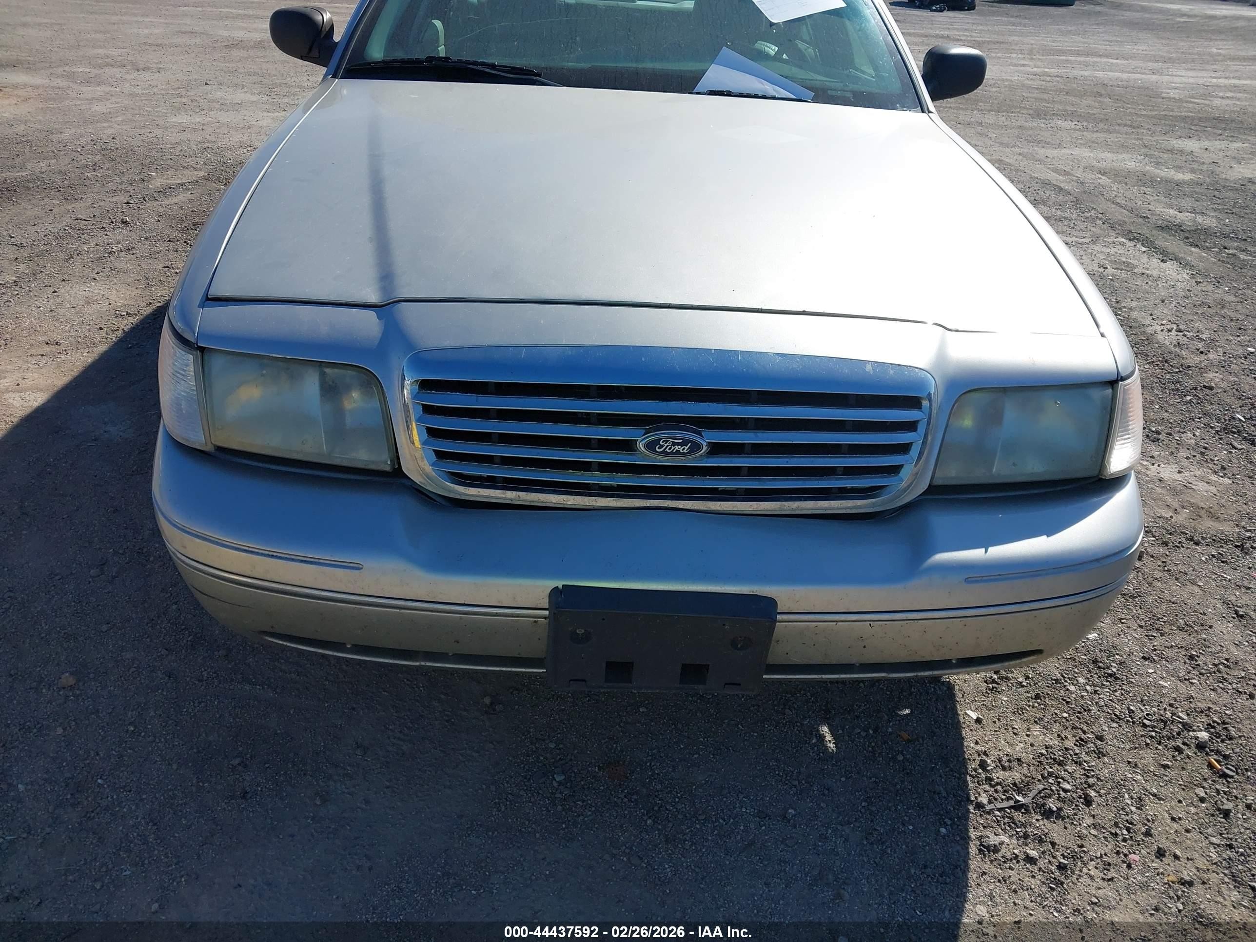 2004 Ford Crown Victoria Lx Silver vin: 2FAFP74W44X168668