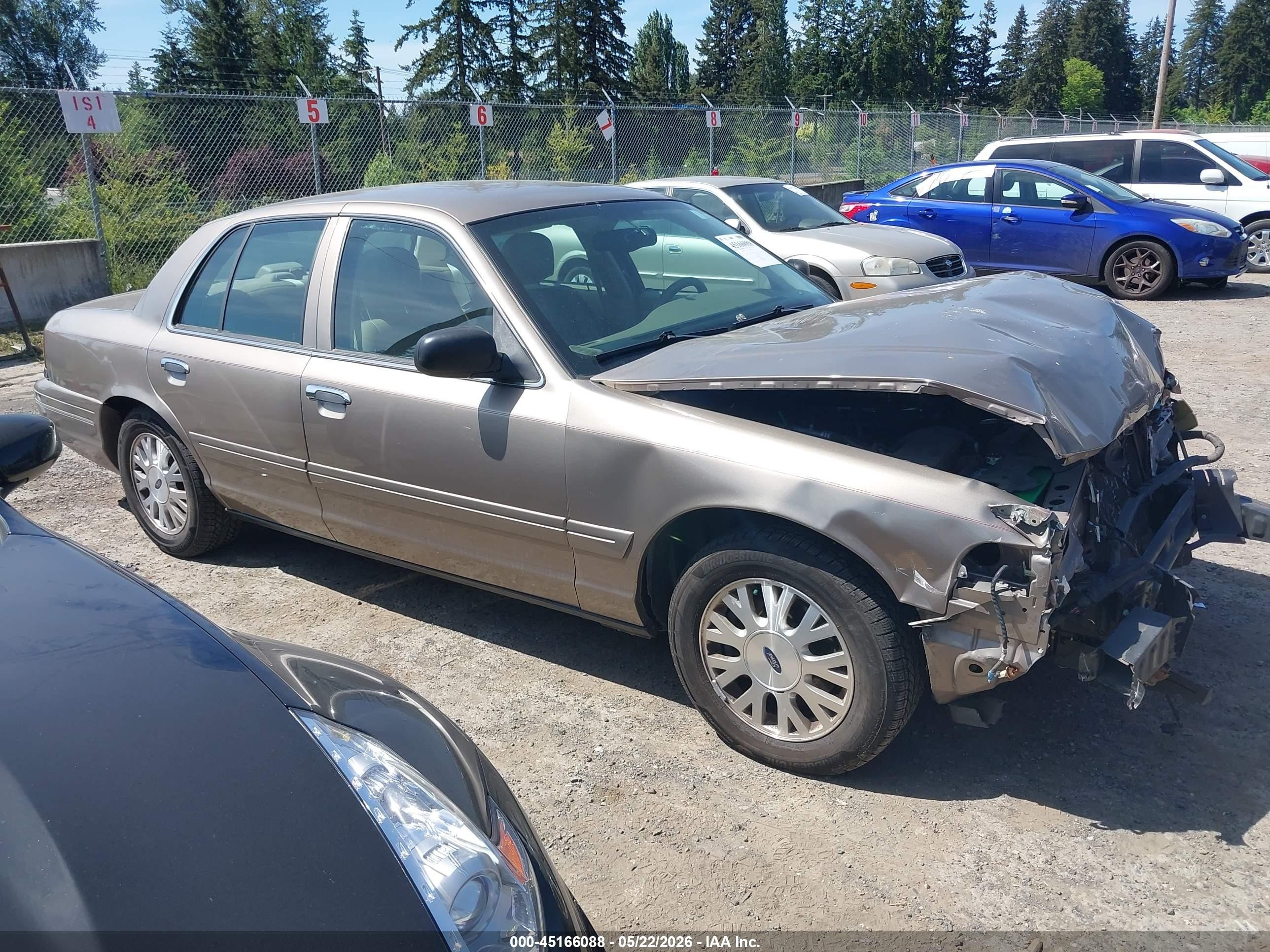 2004 Ford Crown Victoria Lx Beige vin: 2FAFP74W44X170565