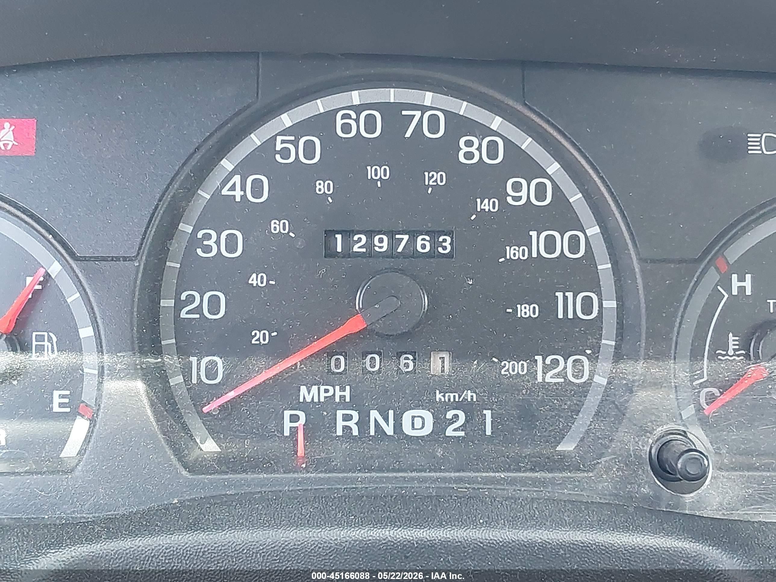 2004 Ford Crown Victoria Lx Beige vin: 2FAFP74W44X170565