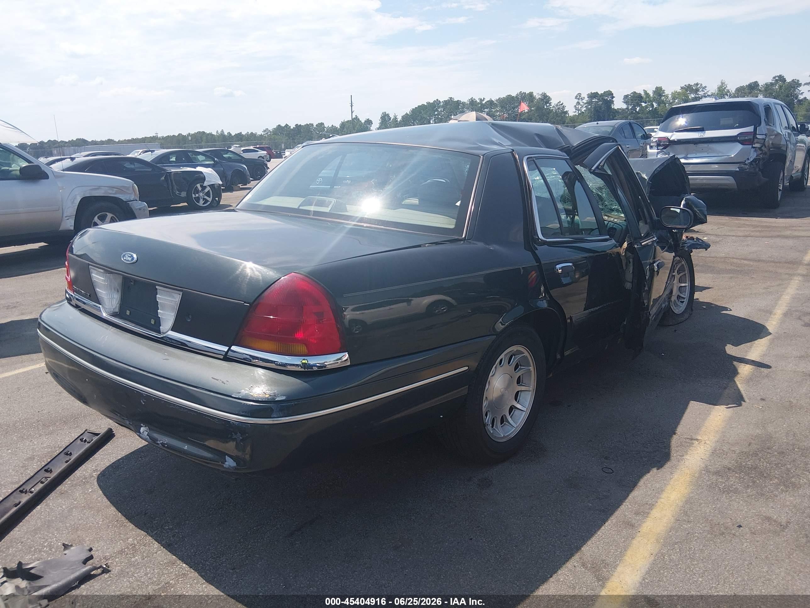 1999 Ford Crown Victoria Lx Green vin: 2FAFP74W4XX136386