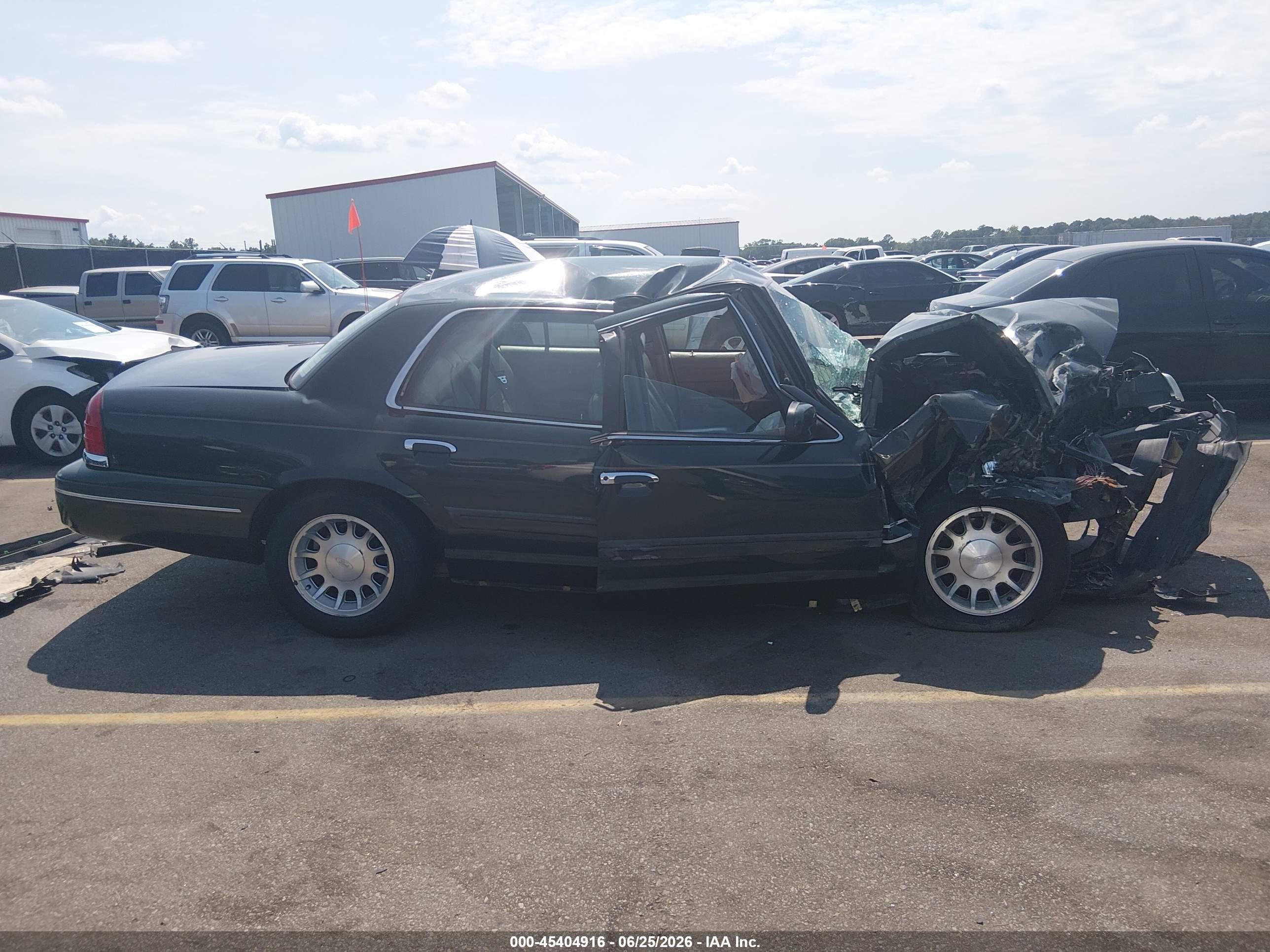 1999 Ford Crown Victoria Lx Green vin: 2FAFP74W4XX136386