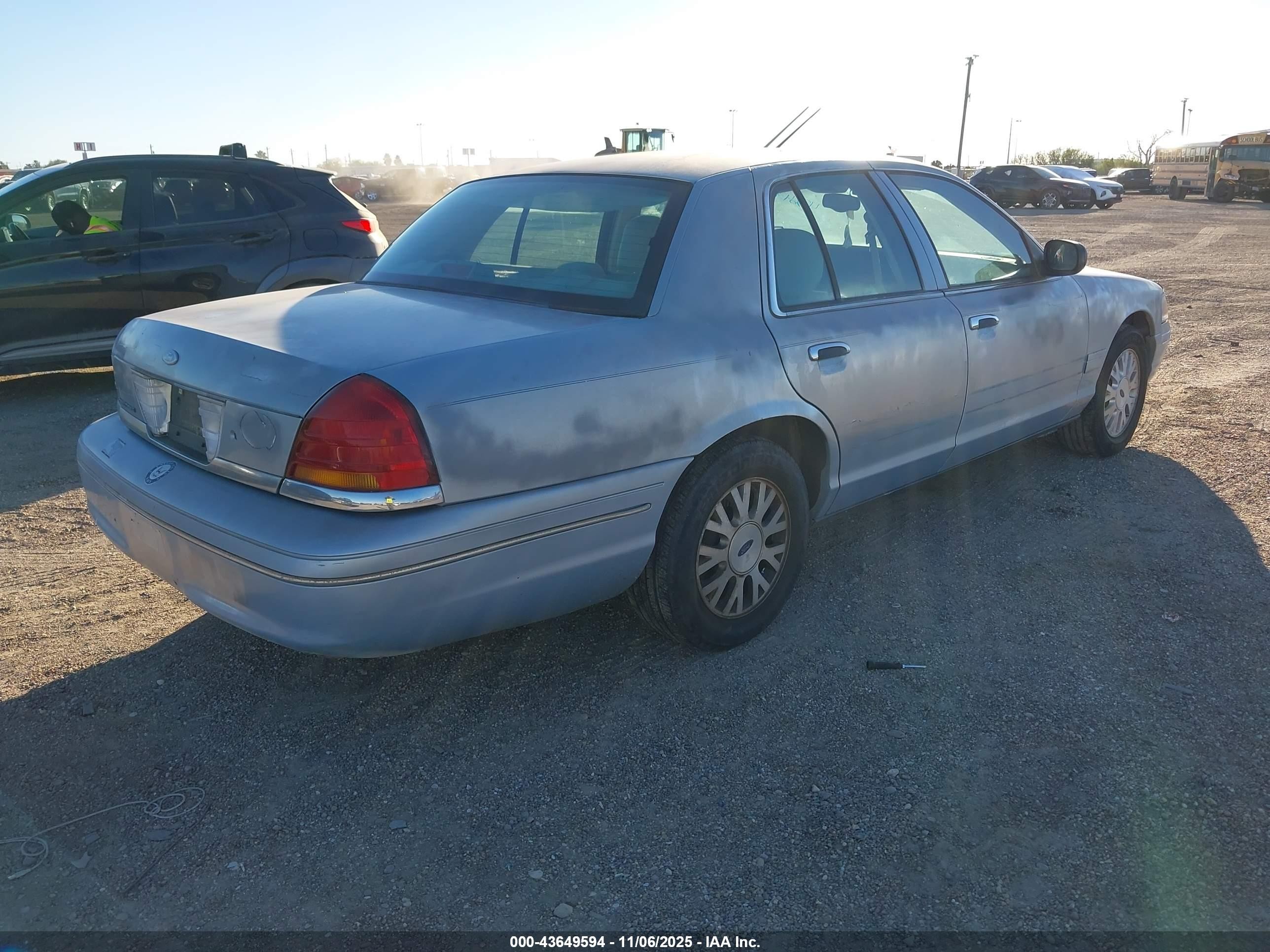 2003 Ford Crown Victoria Lx Синий vin: 2FAFP74W53X208593