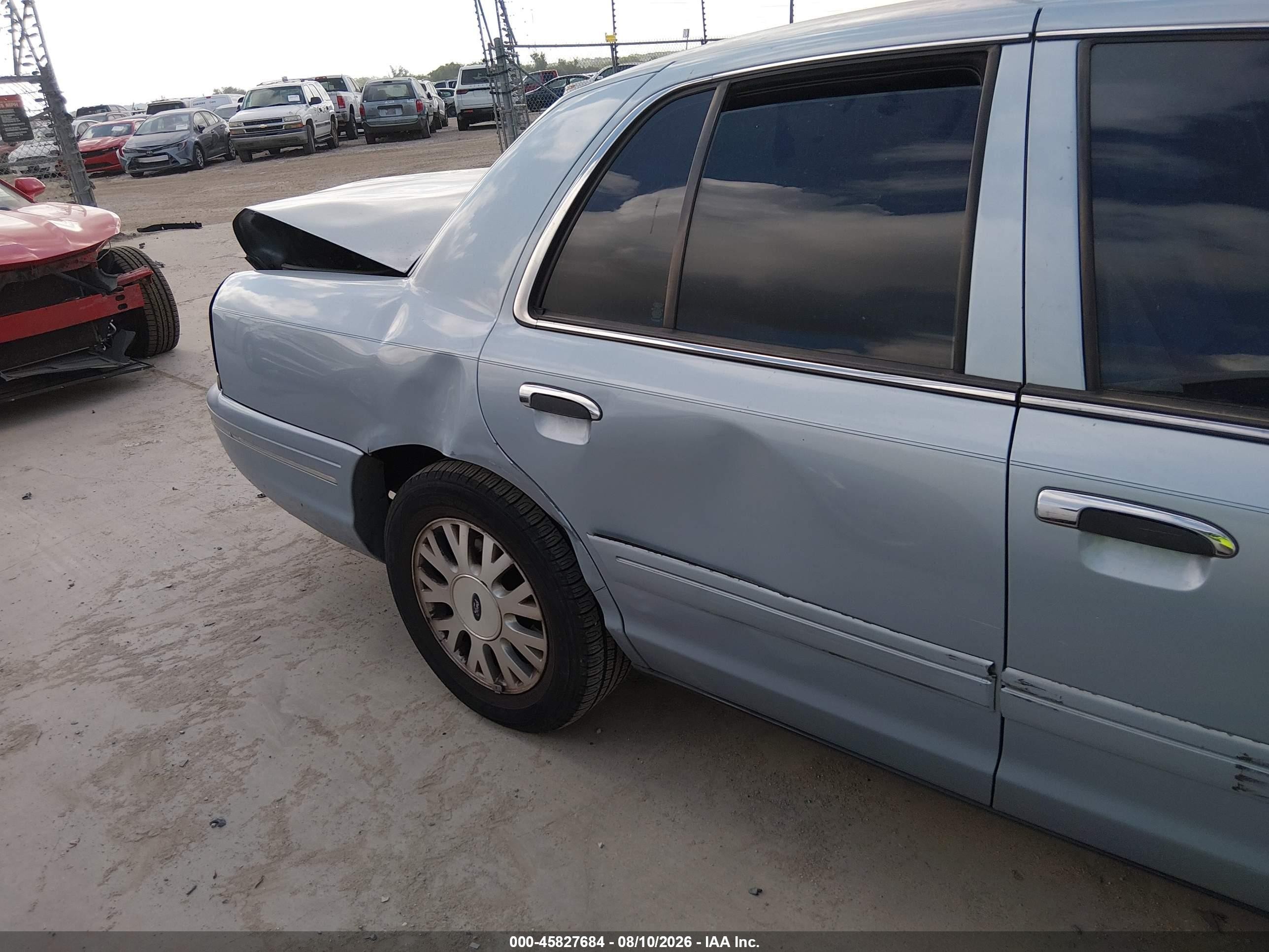 2004 Ford Crown Victoria Lx Blue vin: 2FAFP74W54X125067