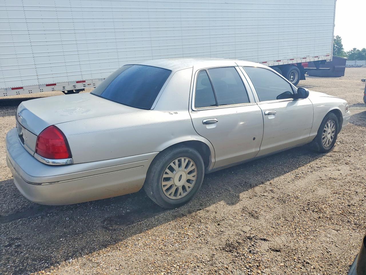 2004 Ford Crown Victoria Lx Silver vin: 2FAFP74W54X125571