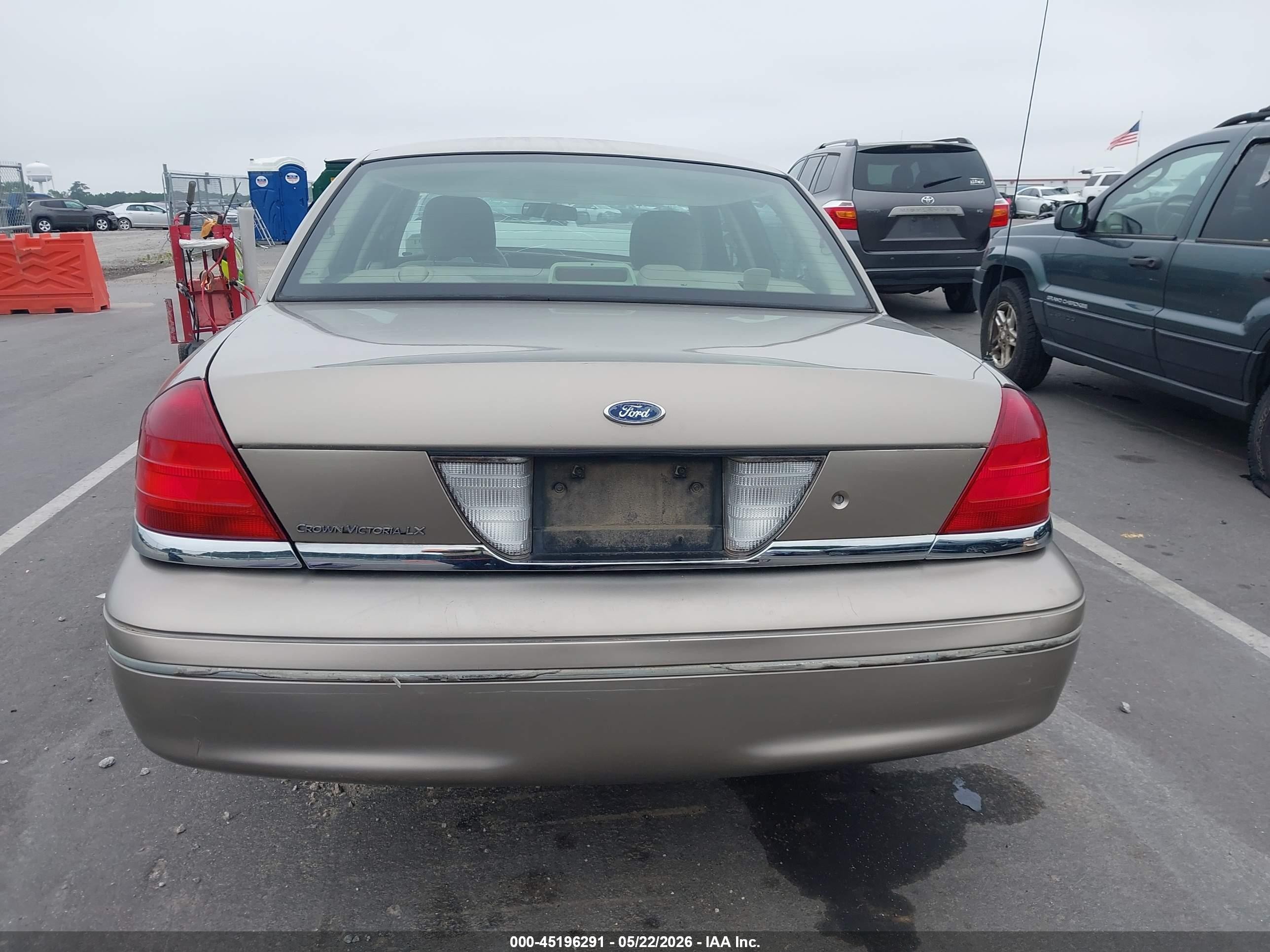 2005 Ford Crown Victoria Lx/lx Sport Gold vin: 2FAFP74W55X101868