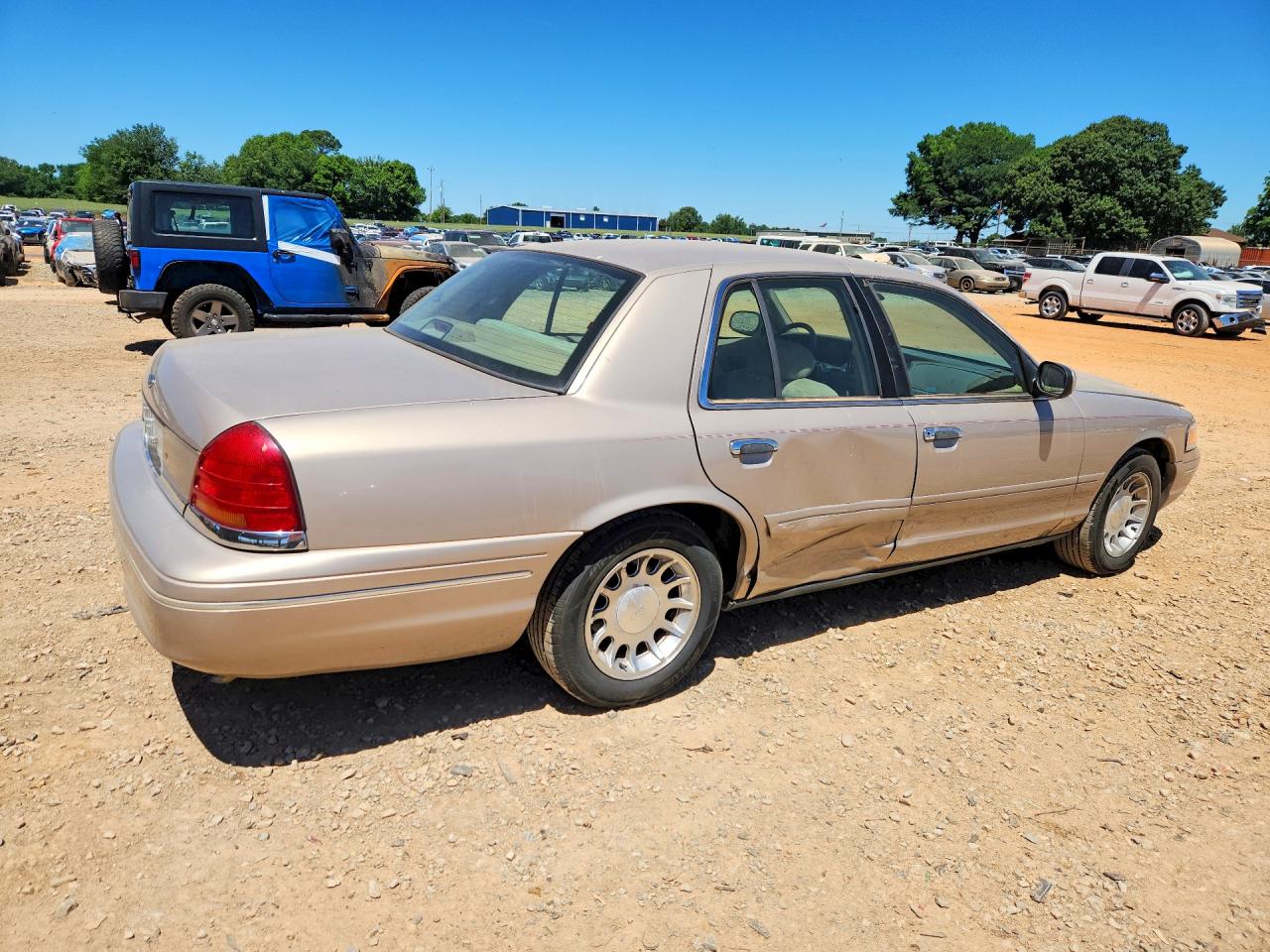 1998 Ford Crown Victoria Lx Gold vin: 2FAFP74W5WX179374