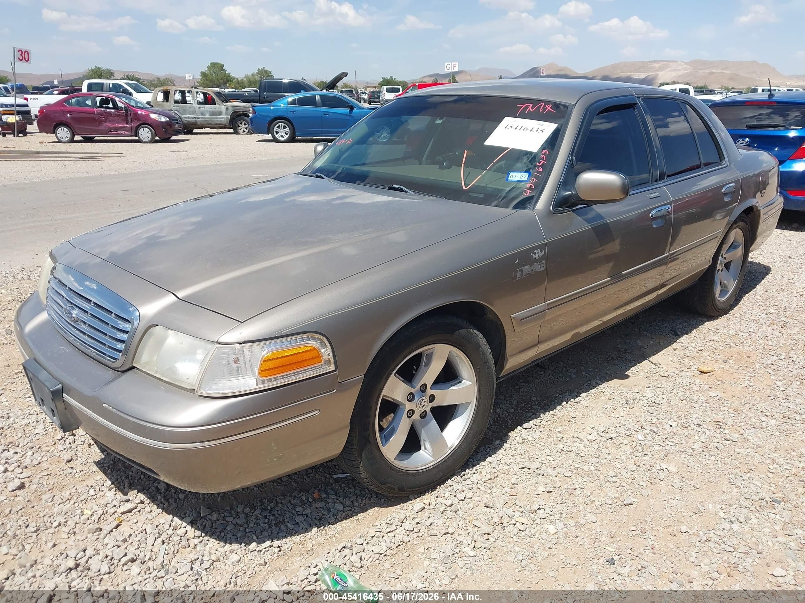 2001 Ford Crown Victoria Lx Pewter vin: 2FAFP74W61X115238