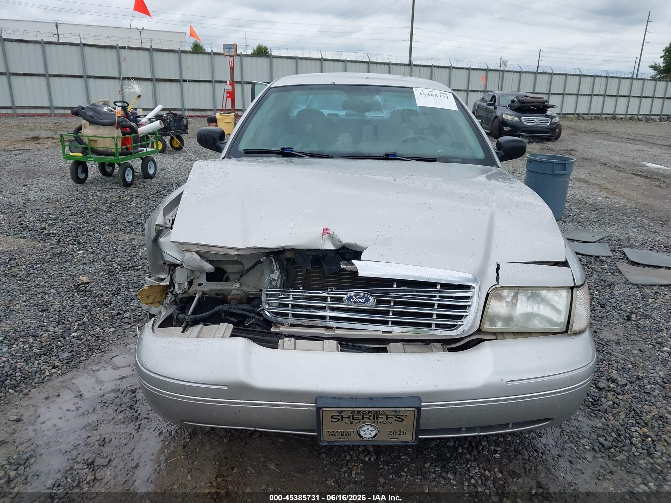 2004 Ford Crown Victoria Lx Silver vin: 2FAFP74W64X110402