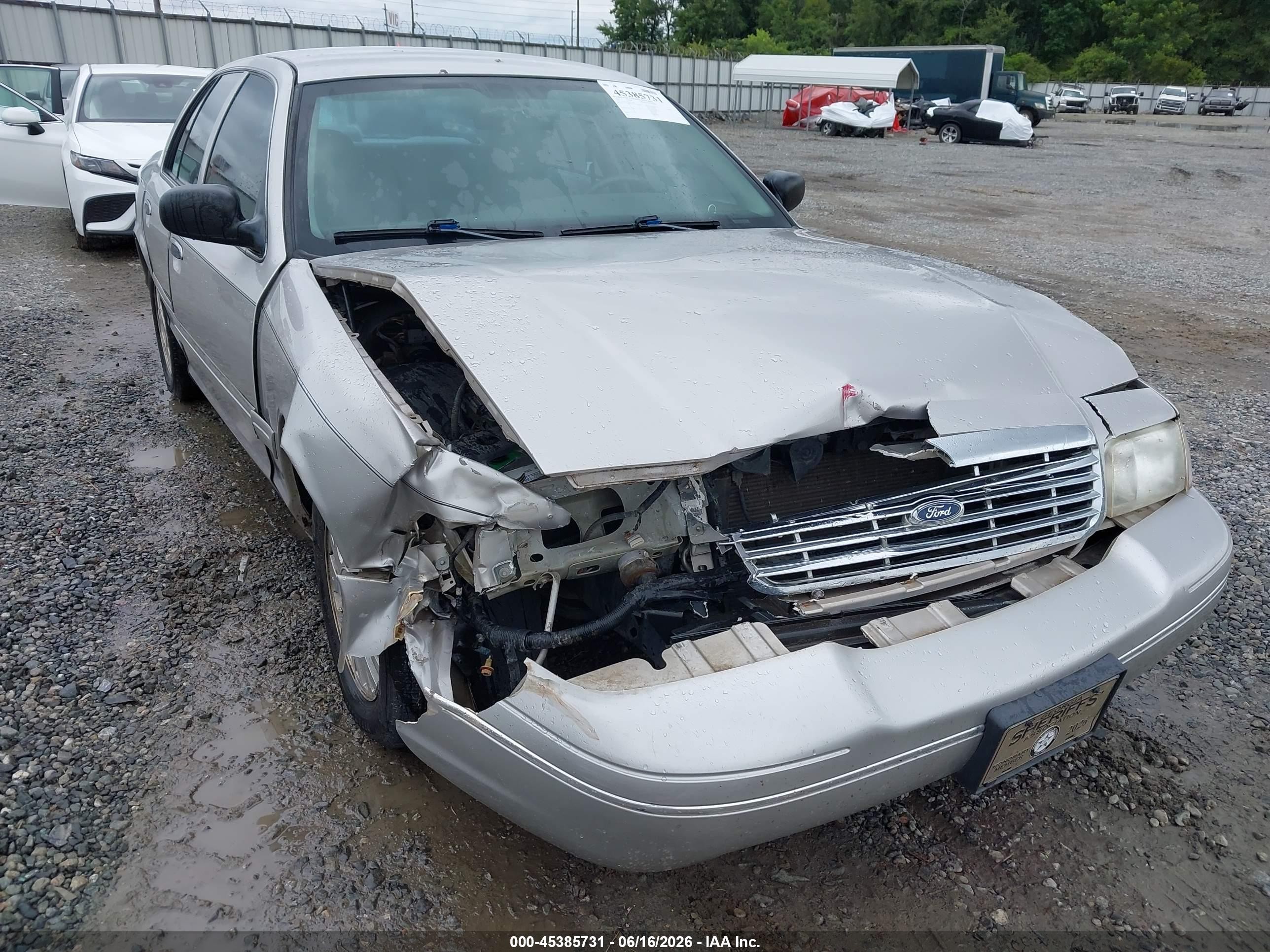 2004 Ford Crown Victoria Lx Silver vin: 2FAFP74W64X110402