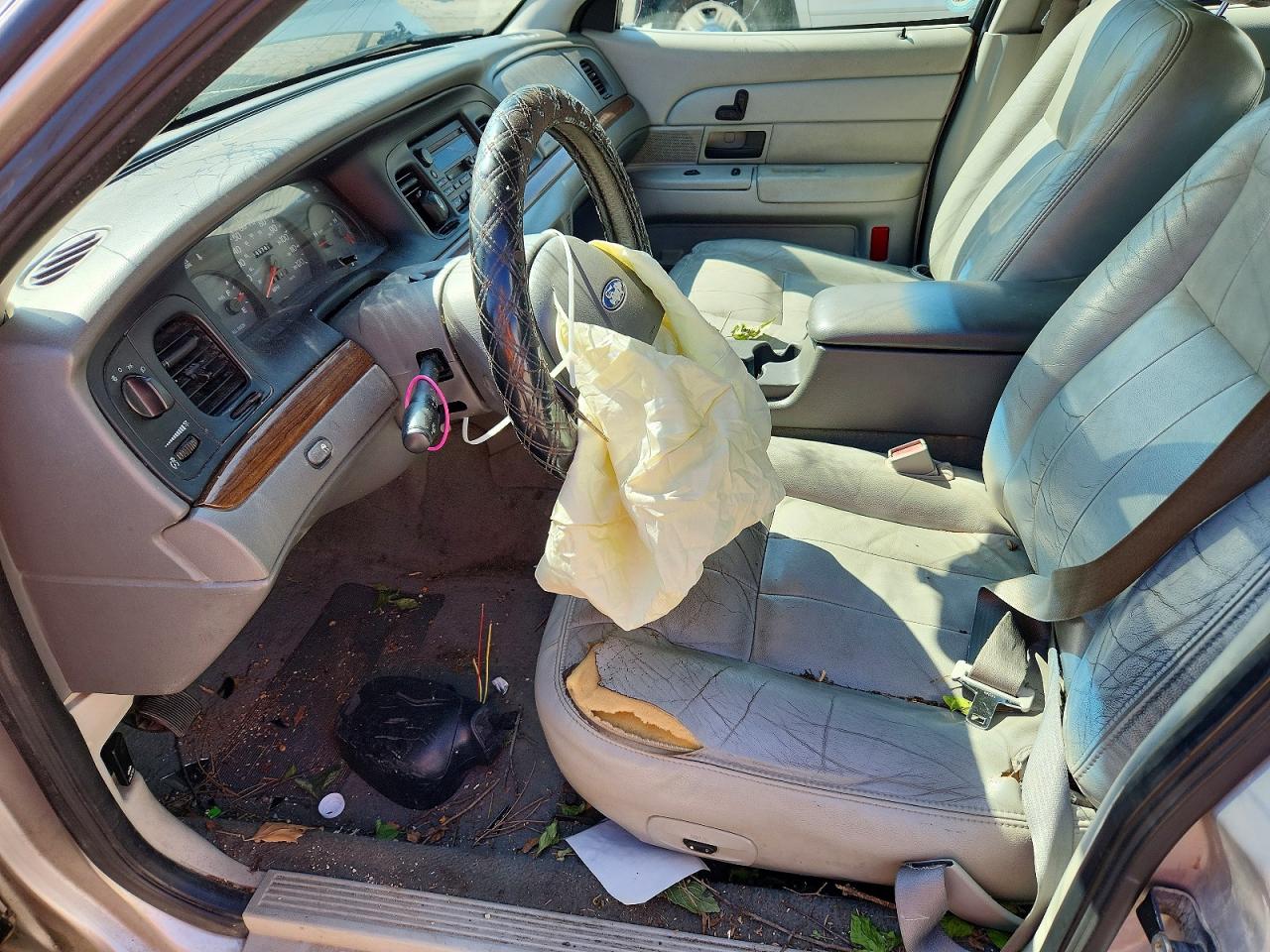 2004 Ford Crown Victoria Lx Silver vin: 2FAFP74W64X112926