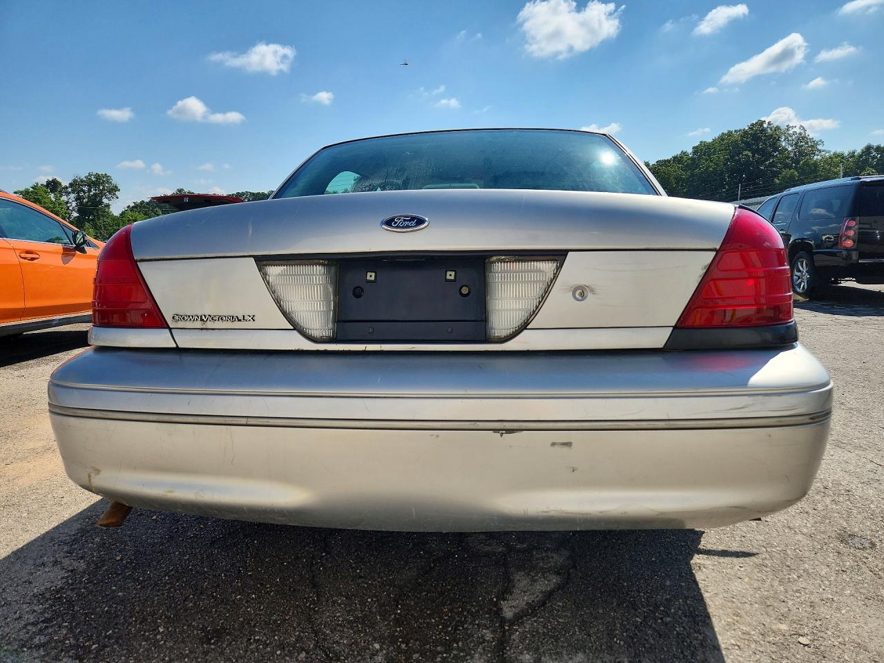2004 Ford Crown Victoria Lx Silver vin: 2FAFP74W64X112926