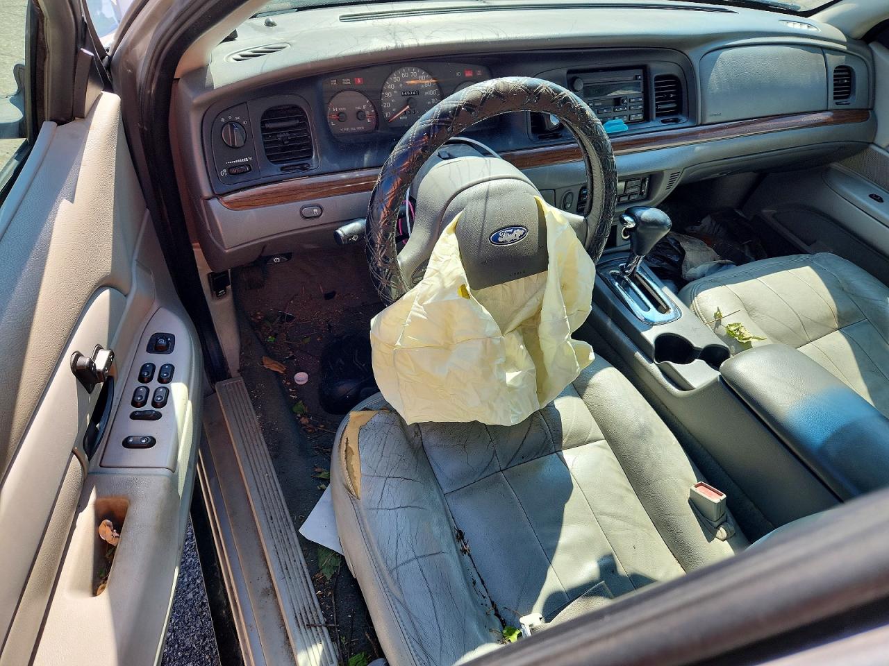 2004 Ford Crown Victoria Lx Silver vin: 2FAFP74W64X112926