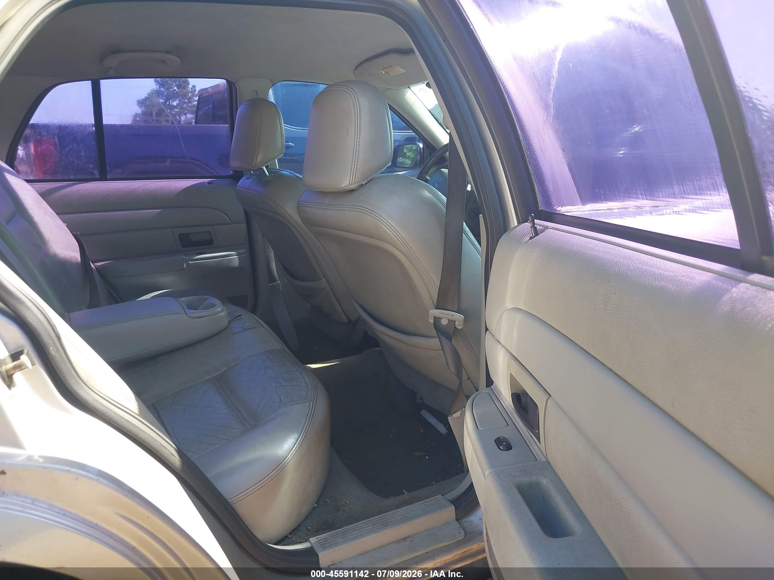 2005 Ford Crown Victoria Lx/lx Sport Серебряный vin: 2FAFP74W65X118176
