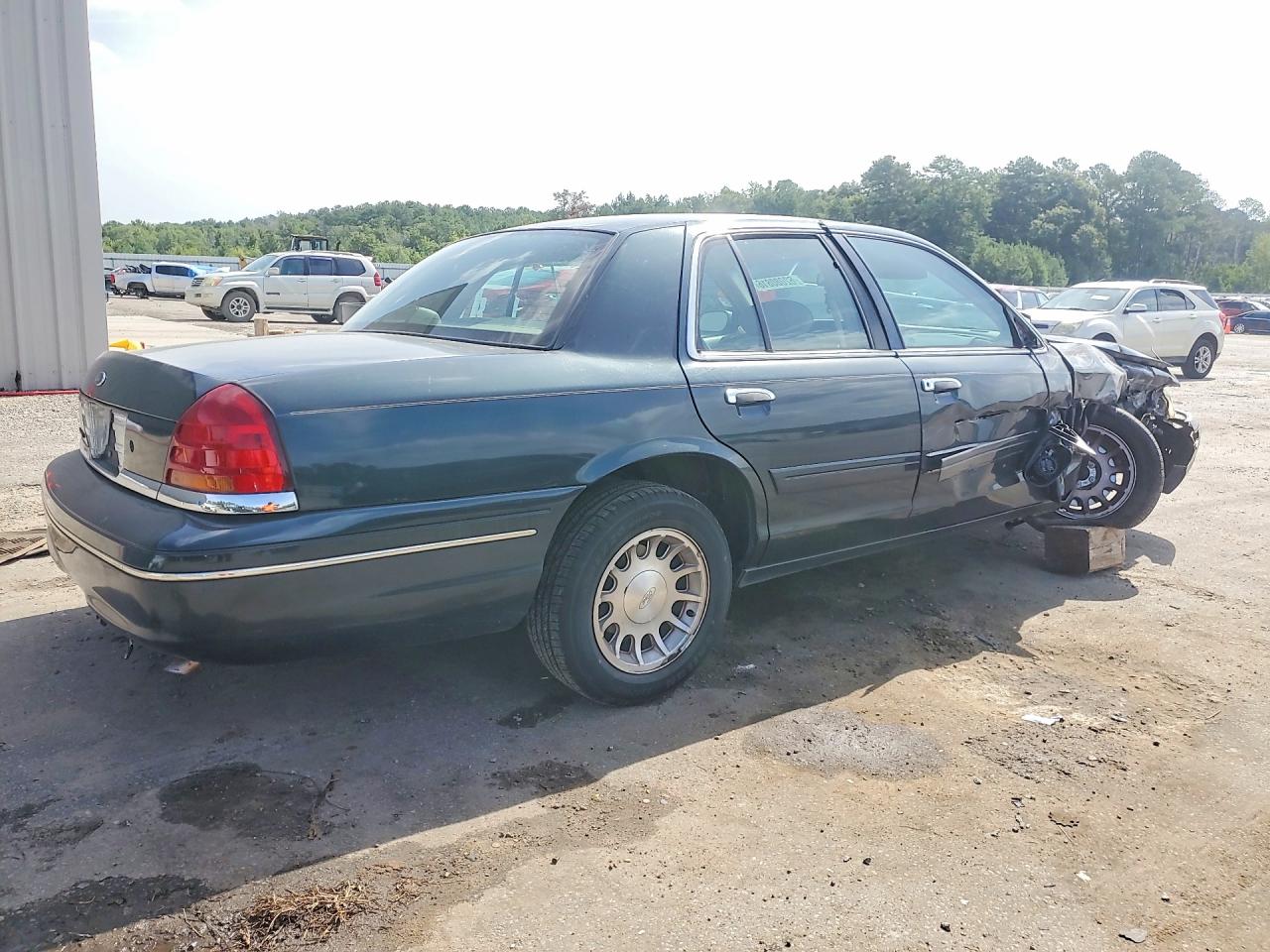 1999 Ford Crown Victoria Lx Green vin: 2FAFP74W6XX104183