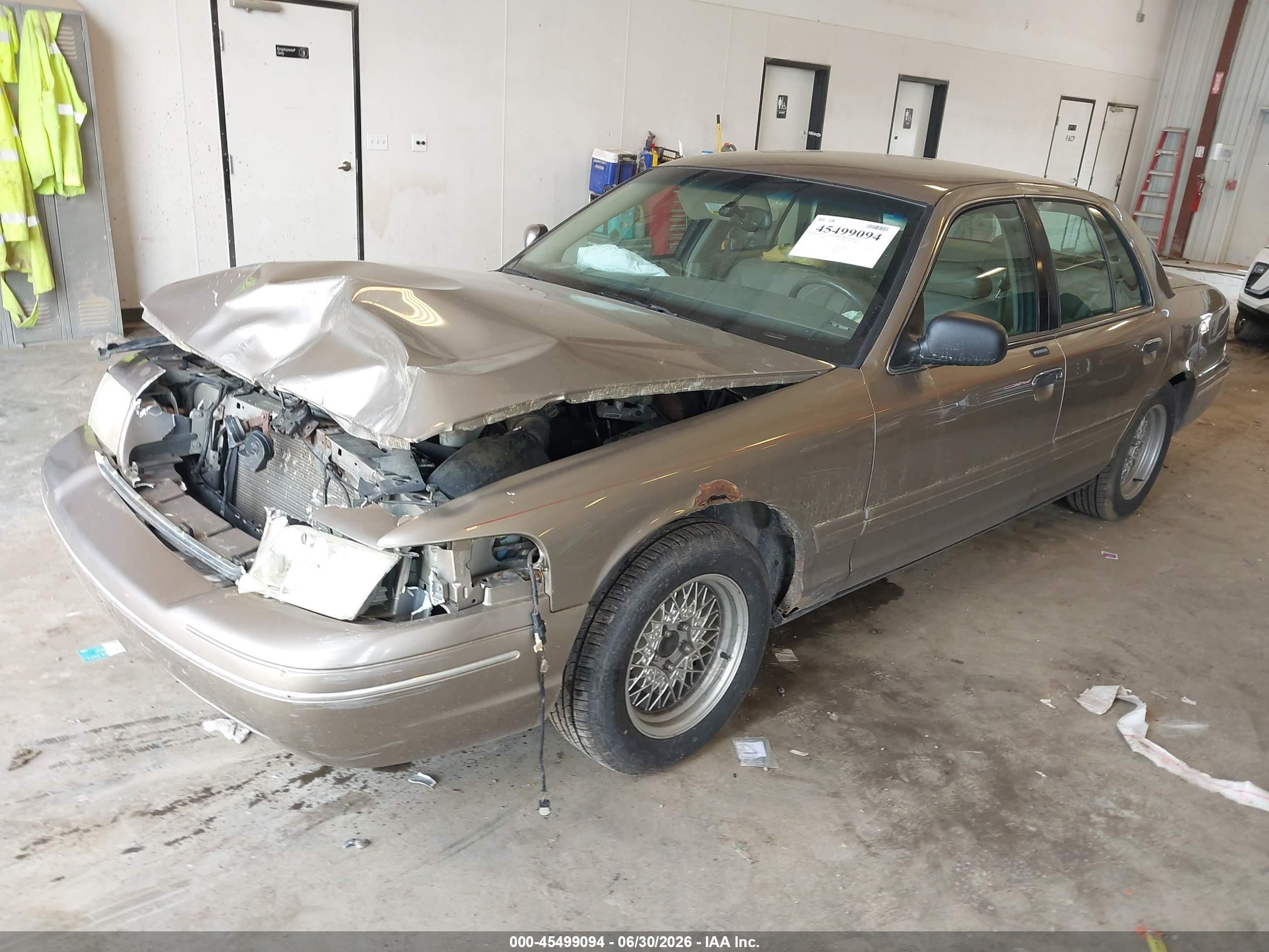 2002 Ford Crown Victoria Lx Желто-коричневый vin: 2FAFP74W72X110633