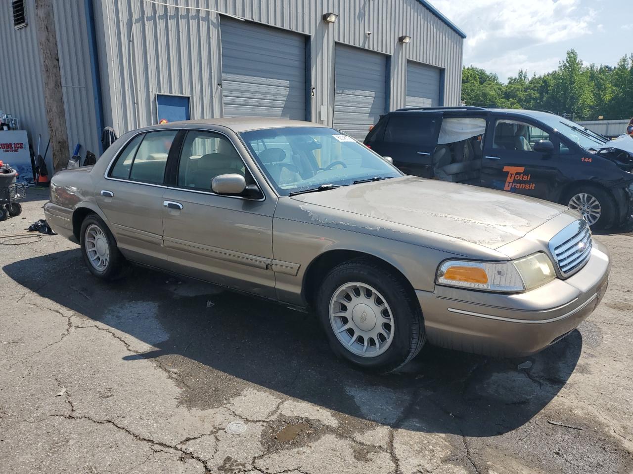 2002 Ford Crown Victoria Lx Beige vin: 2FAFP74W72X131286