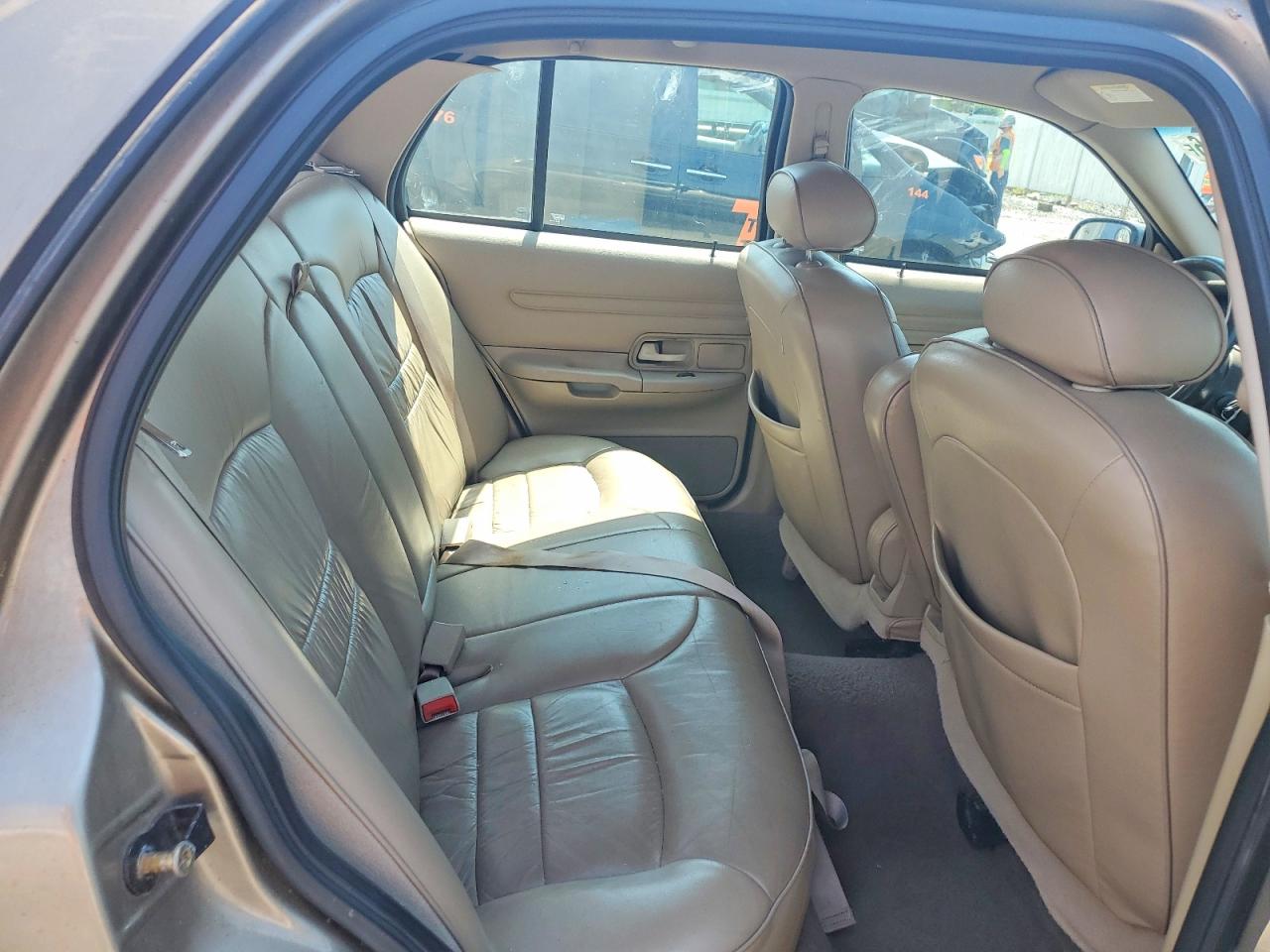 2002 Ford Crown Victoria Lx Beige vin: 2FAFP74W72X131286