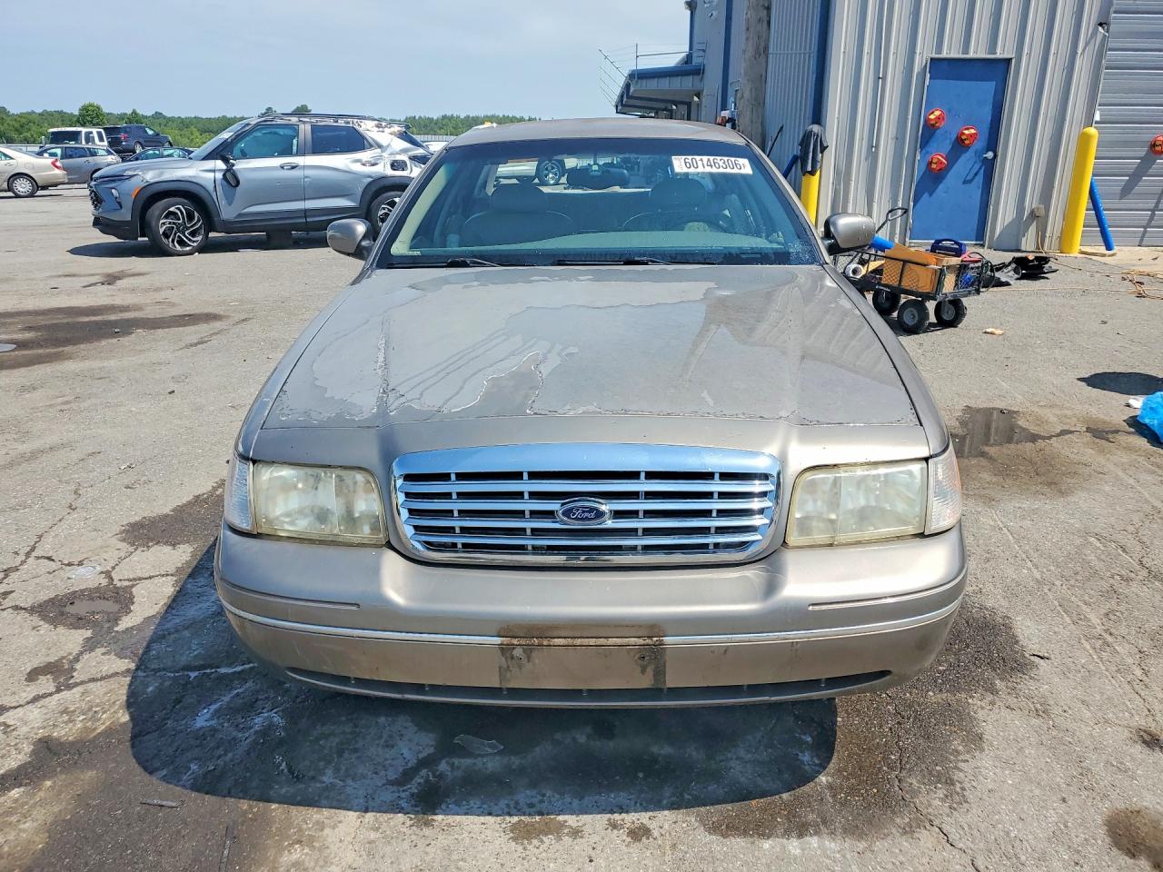 2002 Ford Crown Victoria Lx Beige vin: 2FAFP74W72X131286