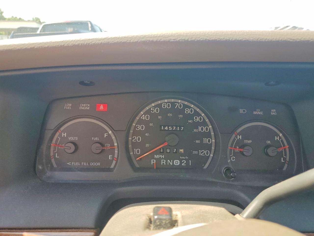 2002 Ford Crown Victoria Lx Beige vin: 2FAFP74W72X131286