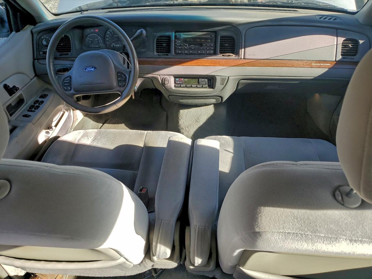 2003 Ford Crown Victoria Lx Silver vin: 2FAFP74W73X146484